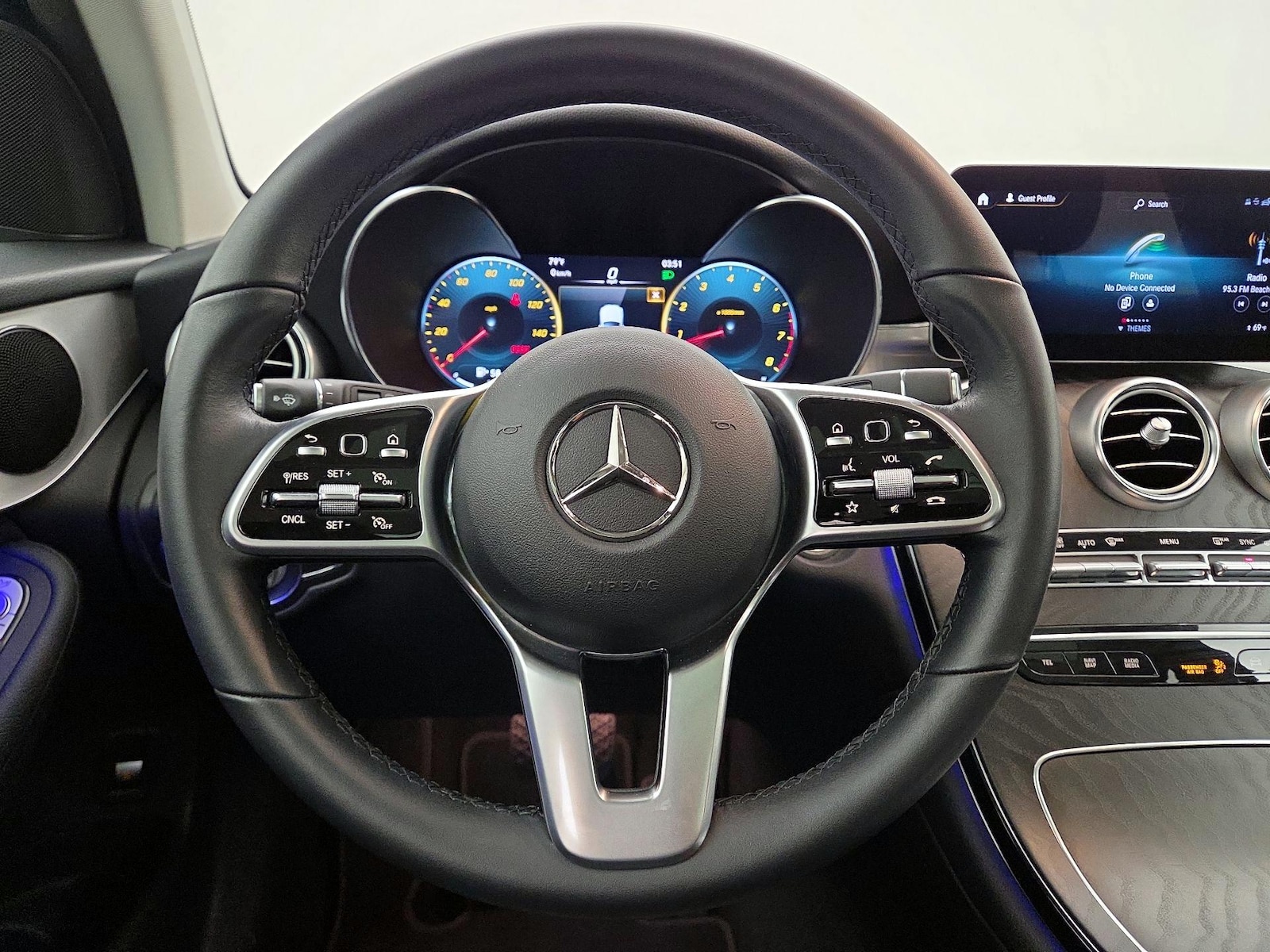 2022 Mercedes-Benz GLC GLC300 - Photo 11