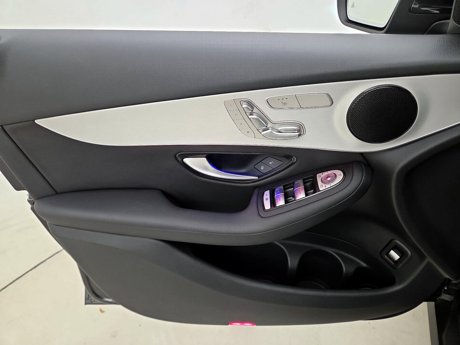 2022 Mercedes-Benz GLC GLC300 - Photo 13