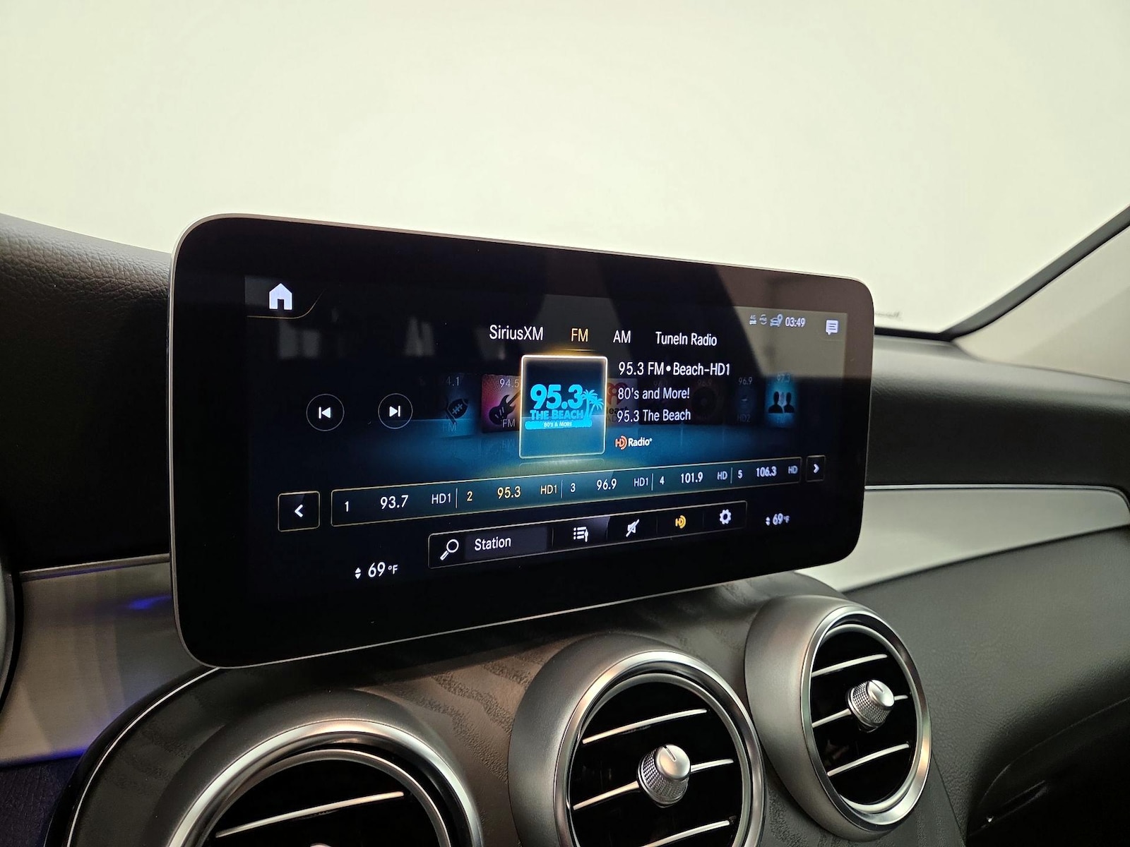 2022 Mercedes-Benz GLC GLC300 - Photo 16