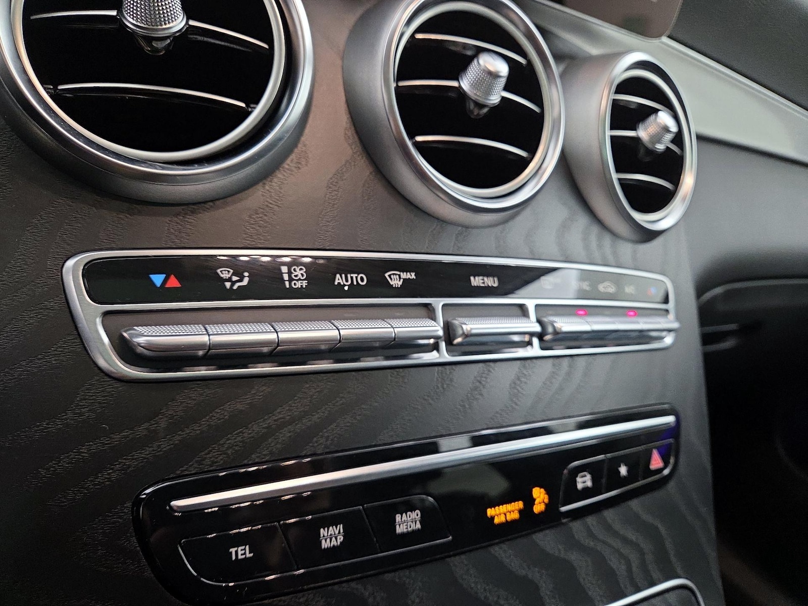 2022 Mercedes-Benz GLC GLC300 - Photo 17