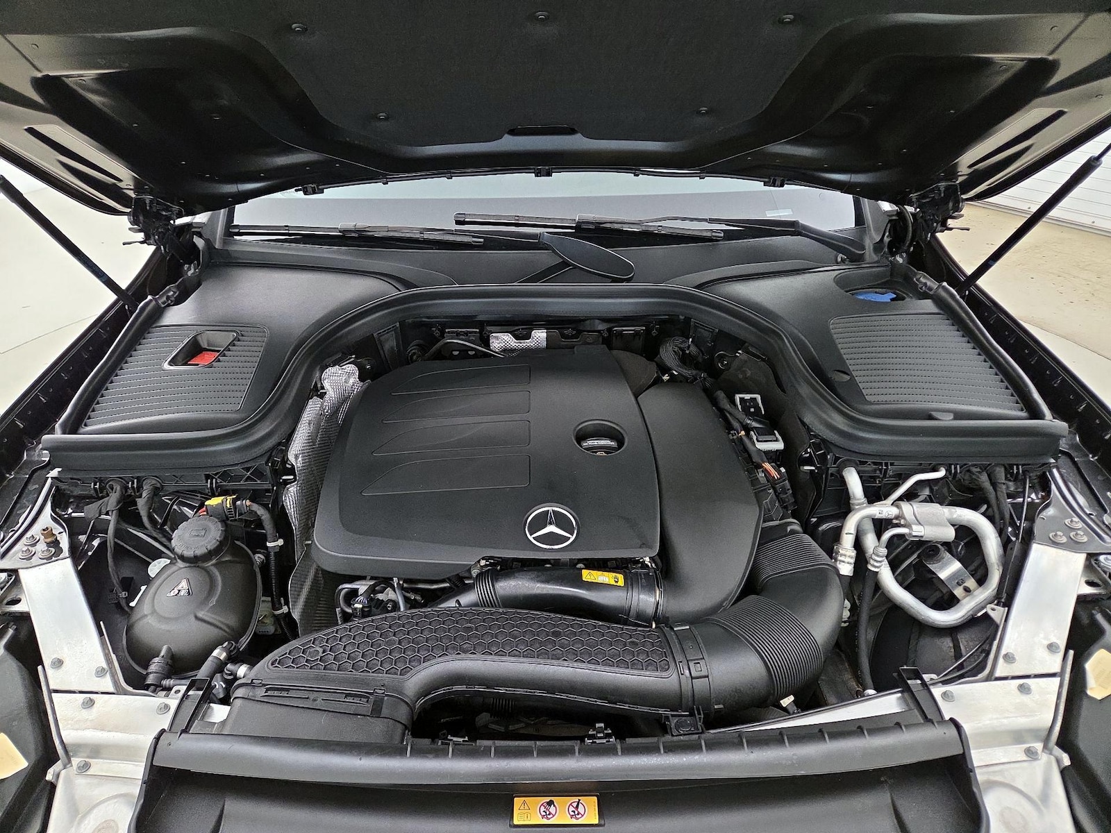 2022 Mercedes-Benz GLC GLC300 - Photo 22