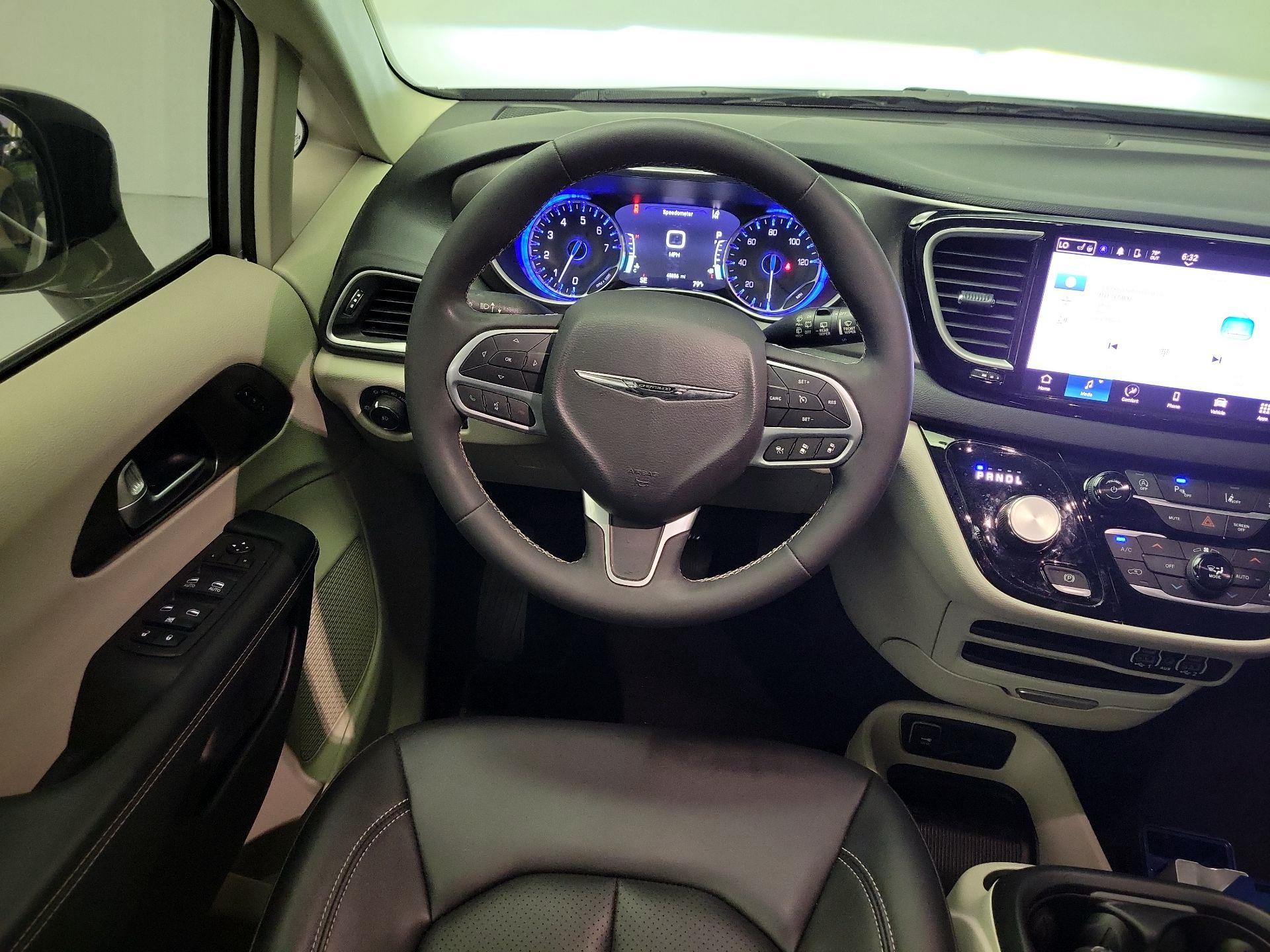 Thumbnail: 2024 Chrysler Pacifica - 10