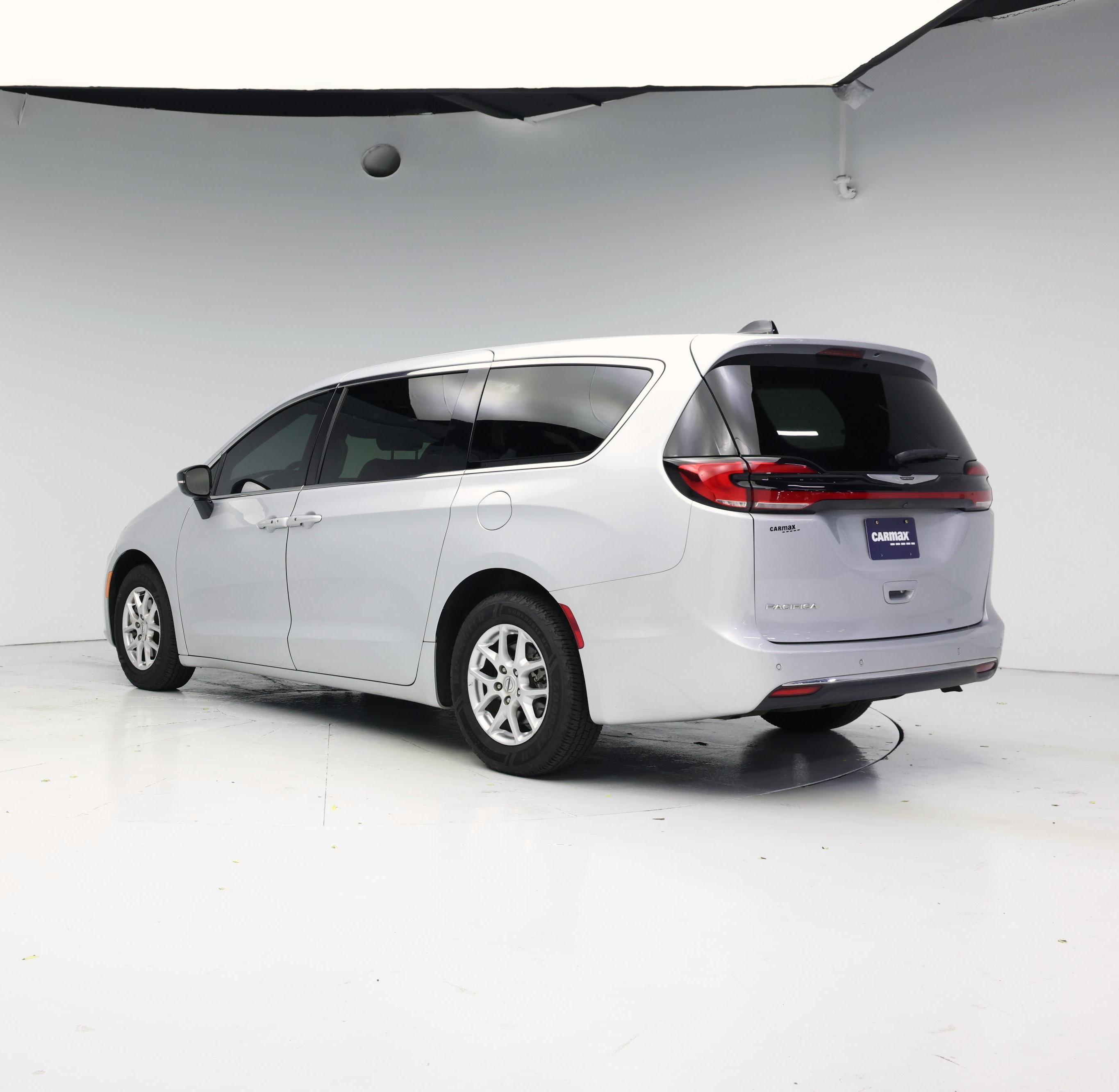 Thumbnail: 2024 Chrysler Pacifica - 2