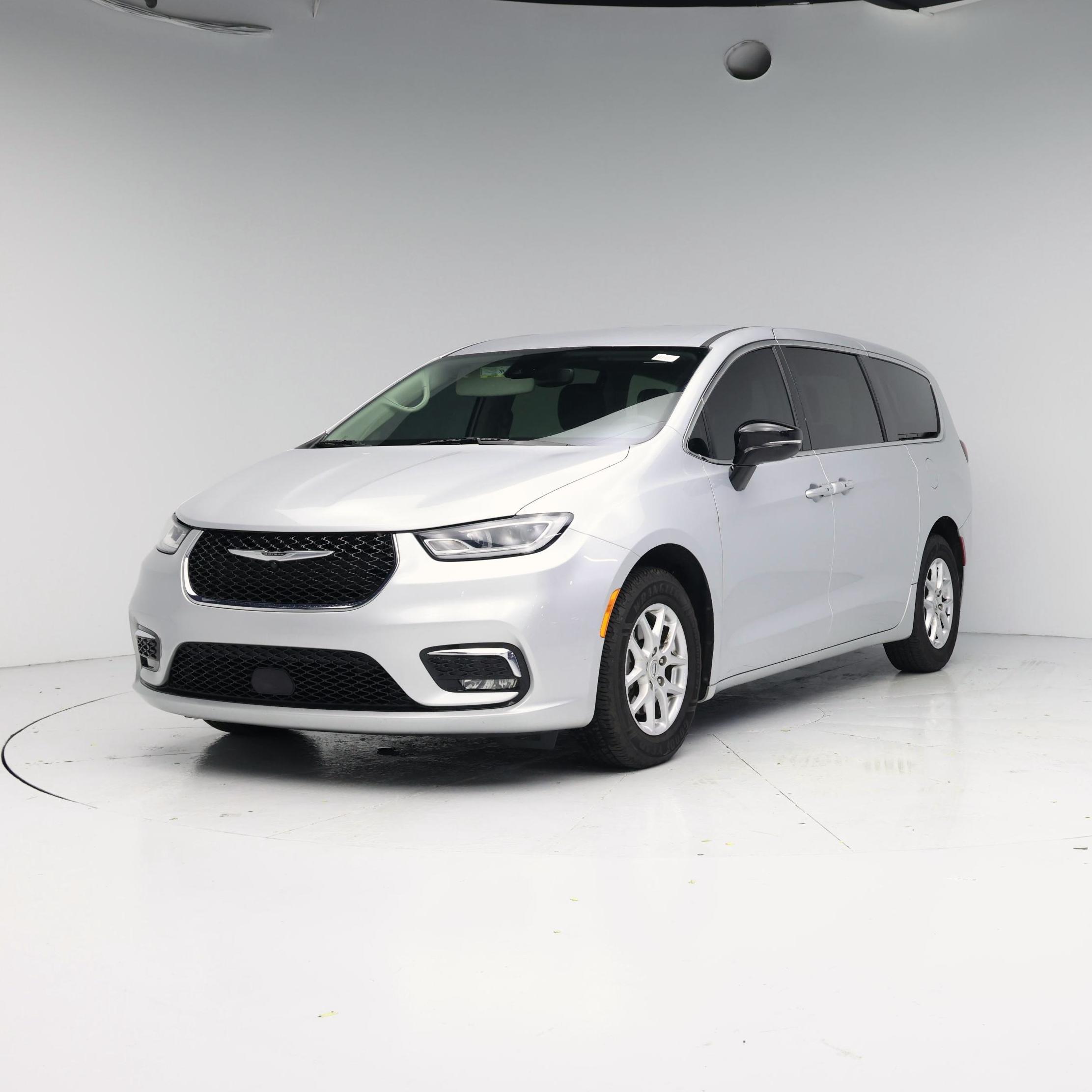 Thumbnail: 2024 Chrysler Pacifica - 4
