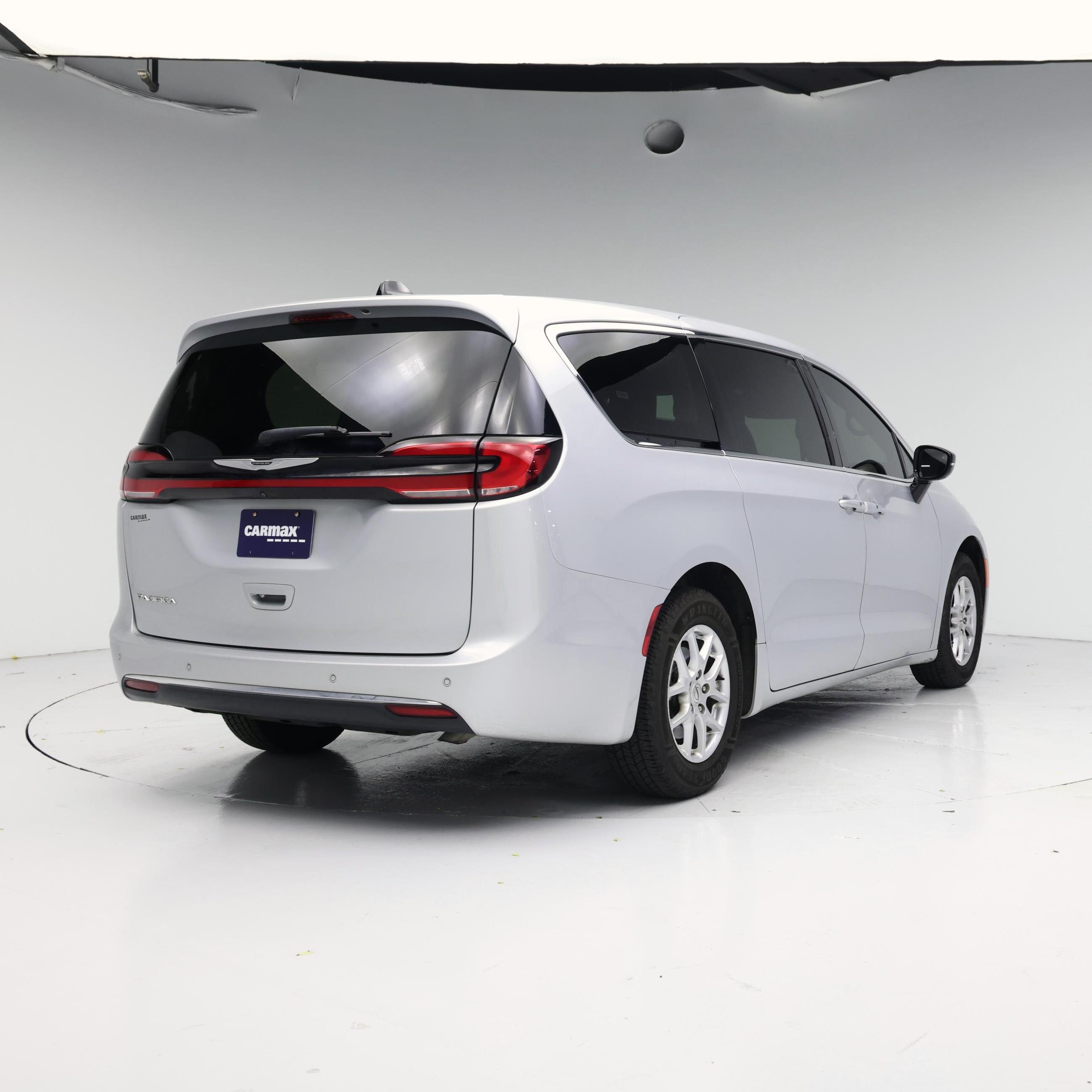 Thumbnail: 2024 Chrysler Pacifica - 8