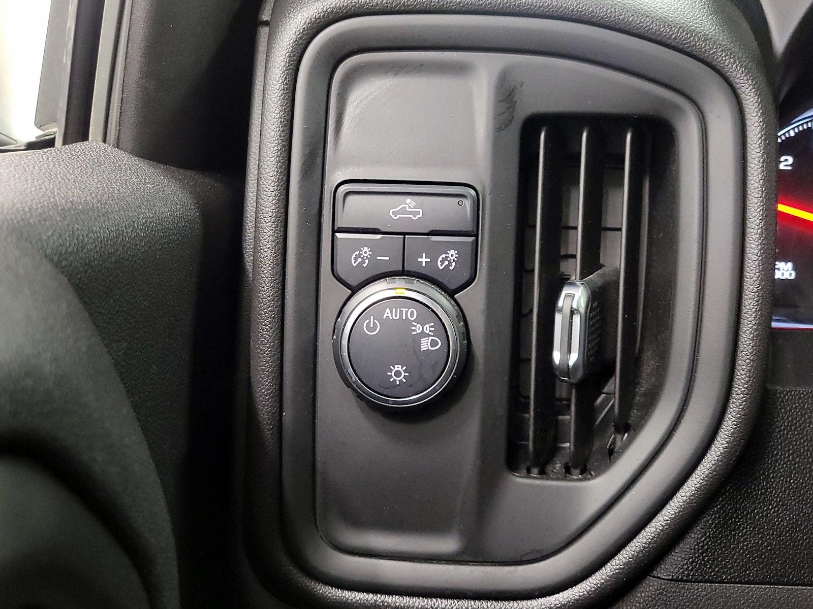 2021 Chevrolet Silverado 1500 Custom - Photo 14