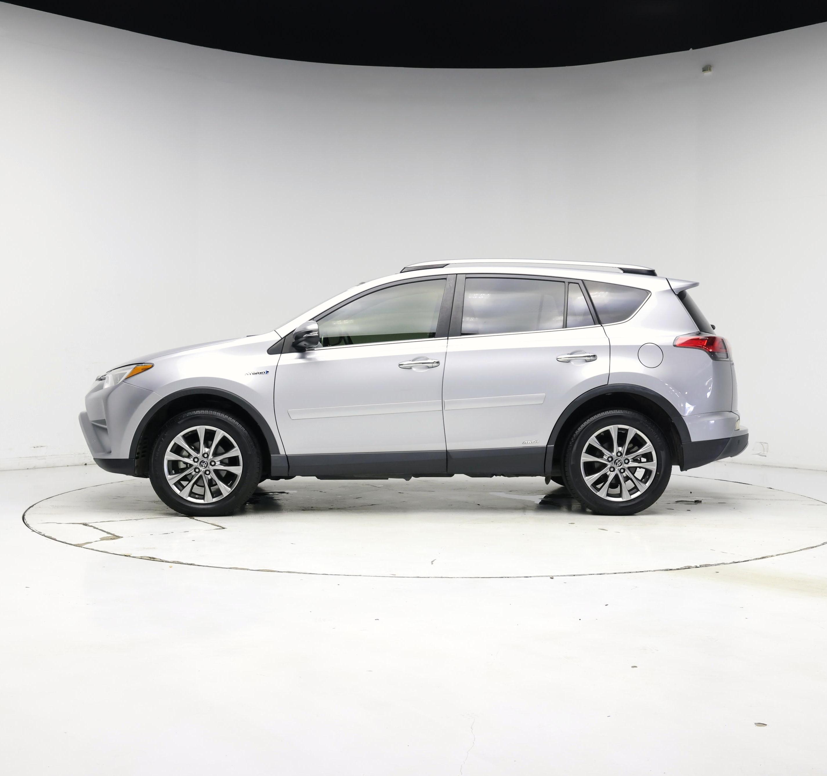 Thumbnail: 2017 Toyota RAV4 - 3