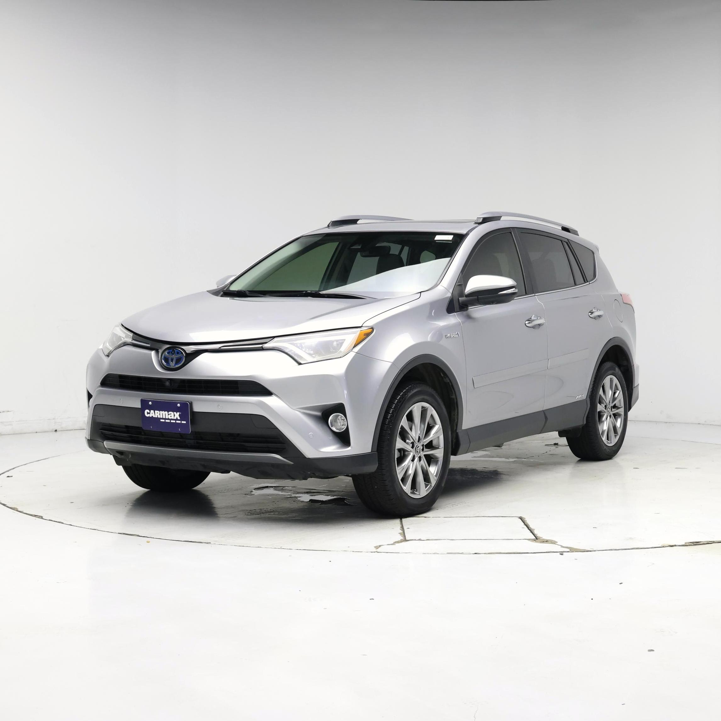 Thumbnail: 2017 Toyota RAV4 - 4