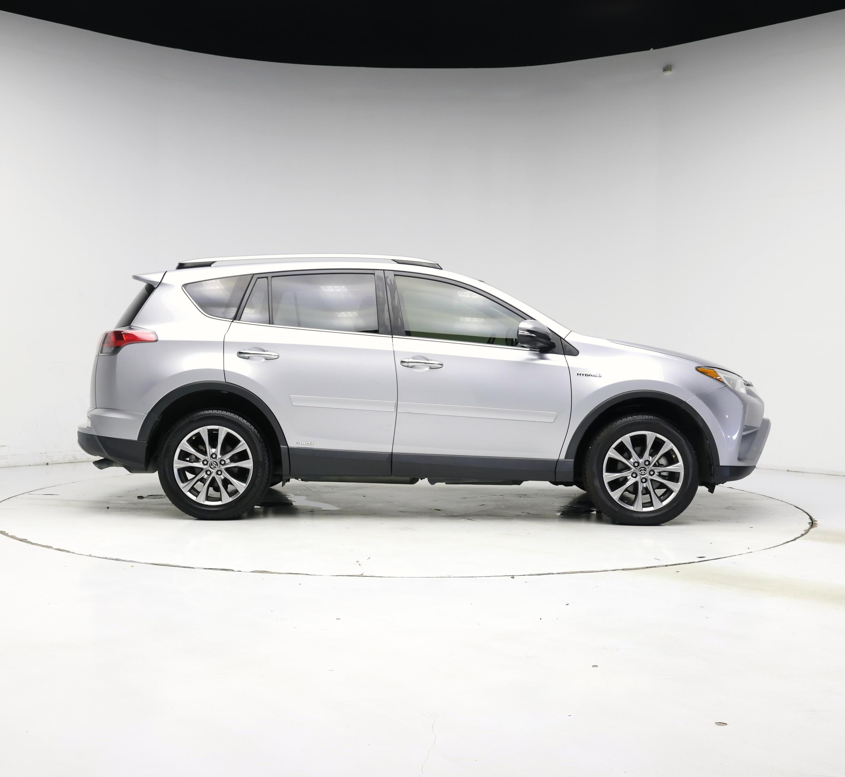 Thumbnail: 2017 Toyota RAV4 - 7