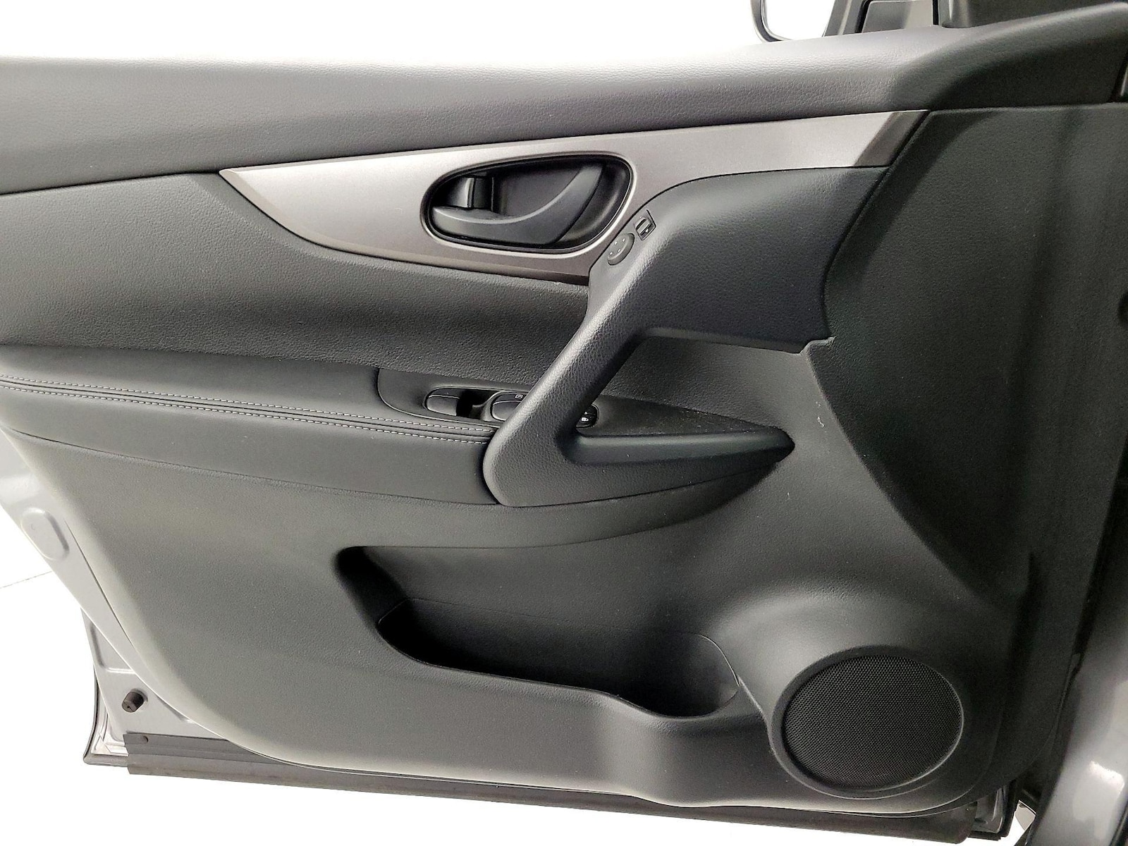 2020 Nissan Rogue Sport S - Photo 13