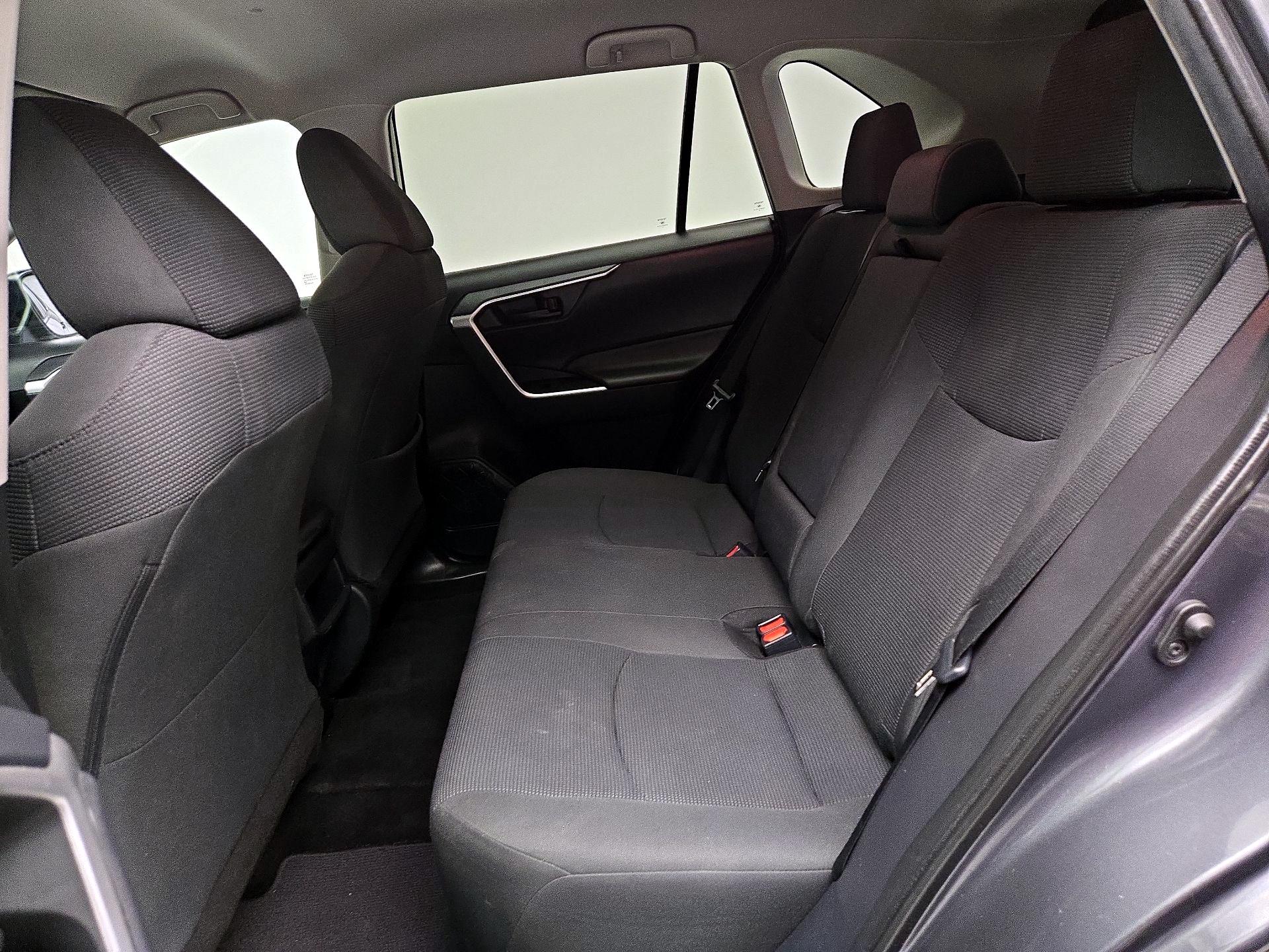 Thumbnail: 2019 Toyota RAV4 - 19