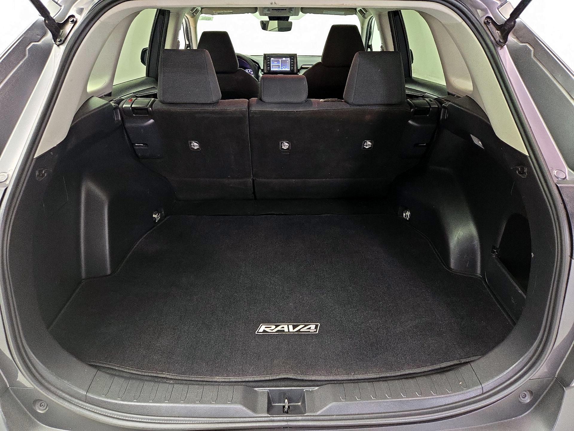 Thumbnail: 2019 Toyota RAV4 - 20