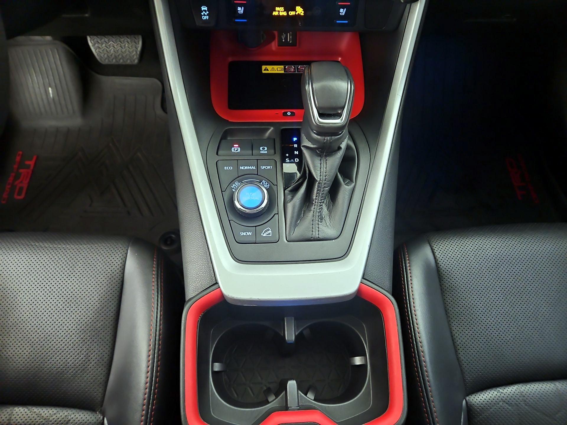 Thumbnail: 2023 Toyota RAV4 - 18