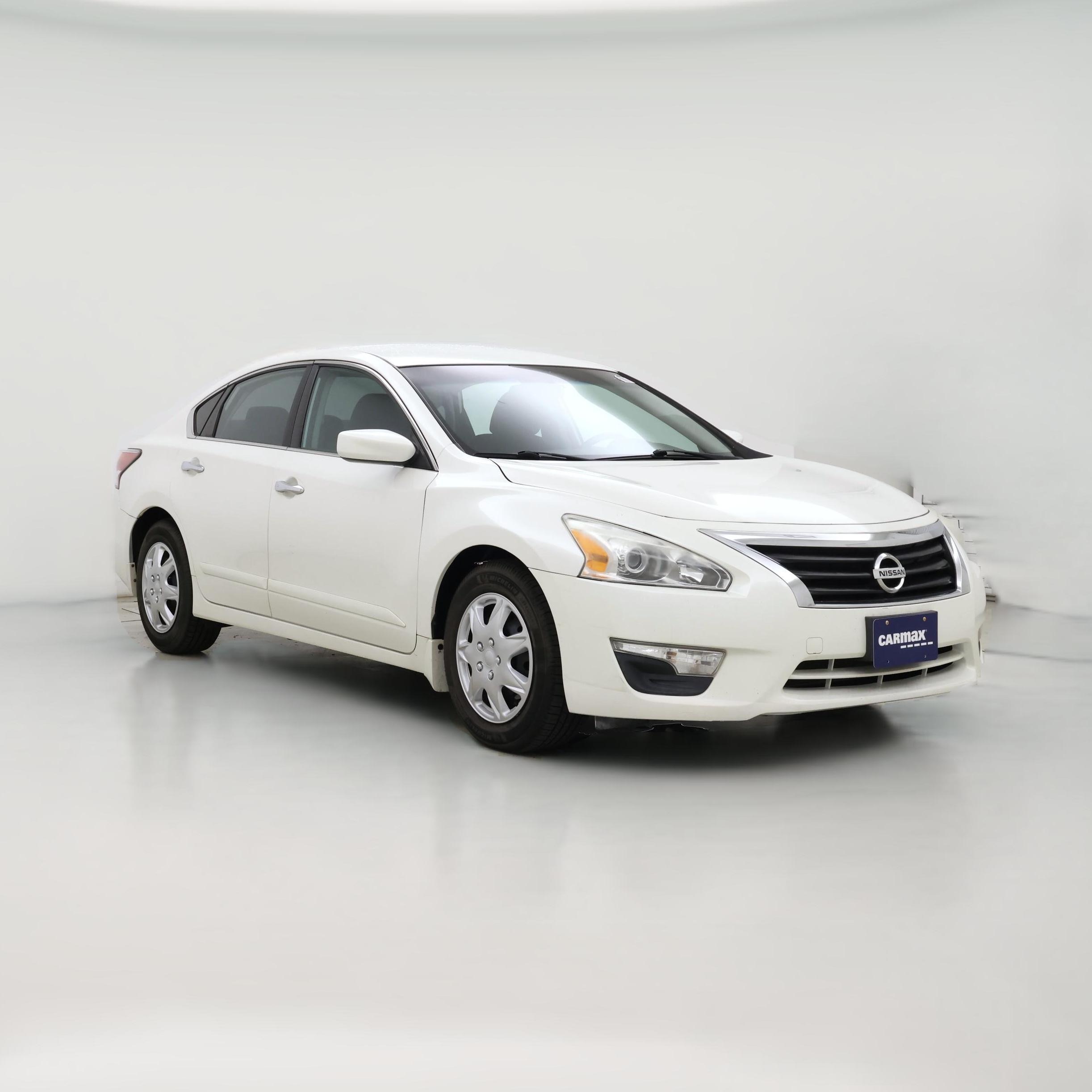 Thumbnail: 2015 Nissan Altima - 1