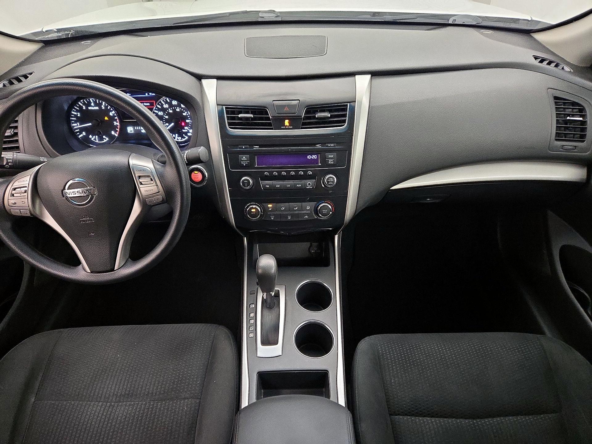 Thumbnail: 2015 Nissan Altima - 9