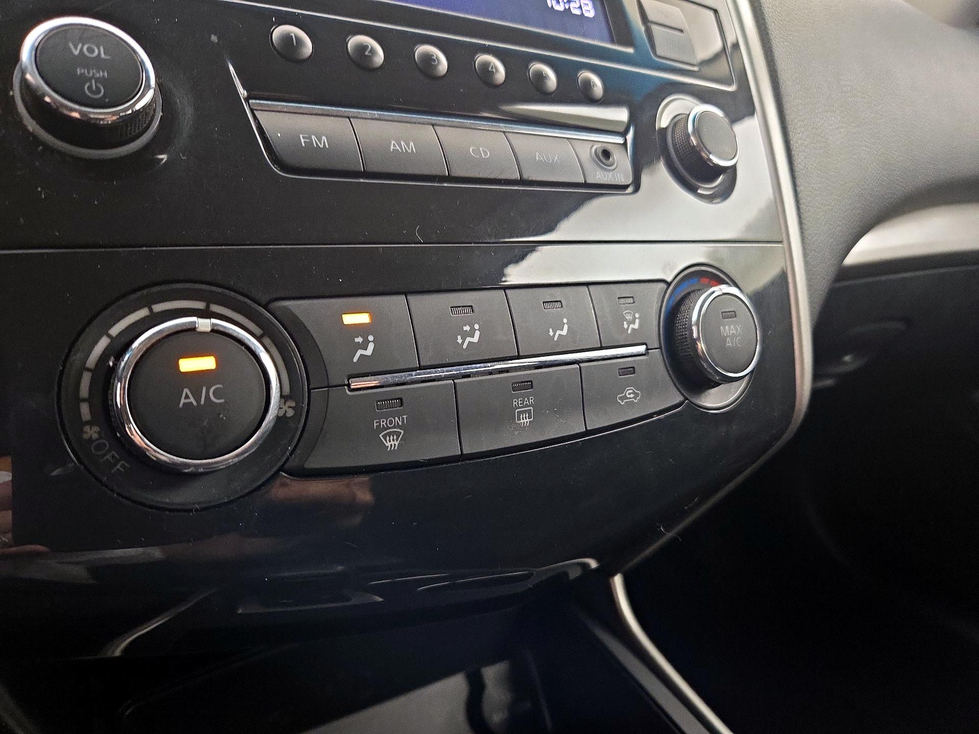 Thumbnail: 2015 Nissan Altima - 15