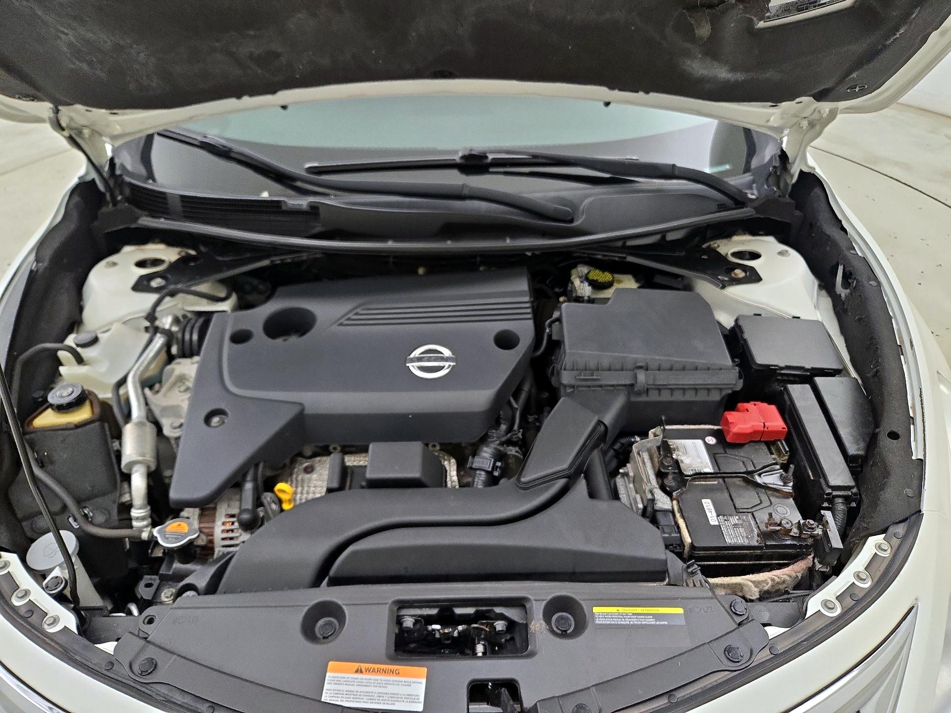 Thumbnail: 2015 Nissan Altima - 20