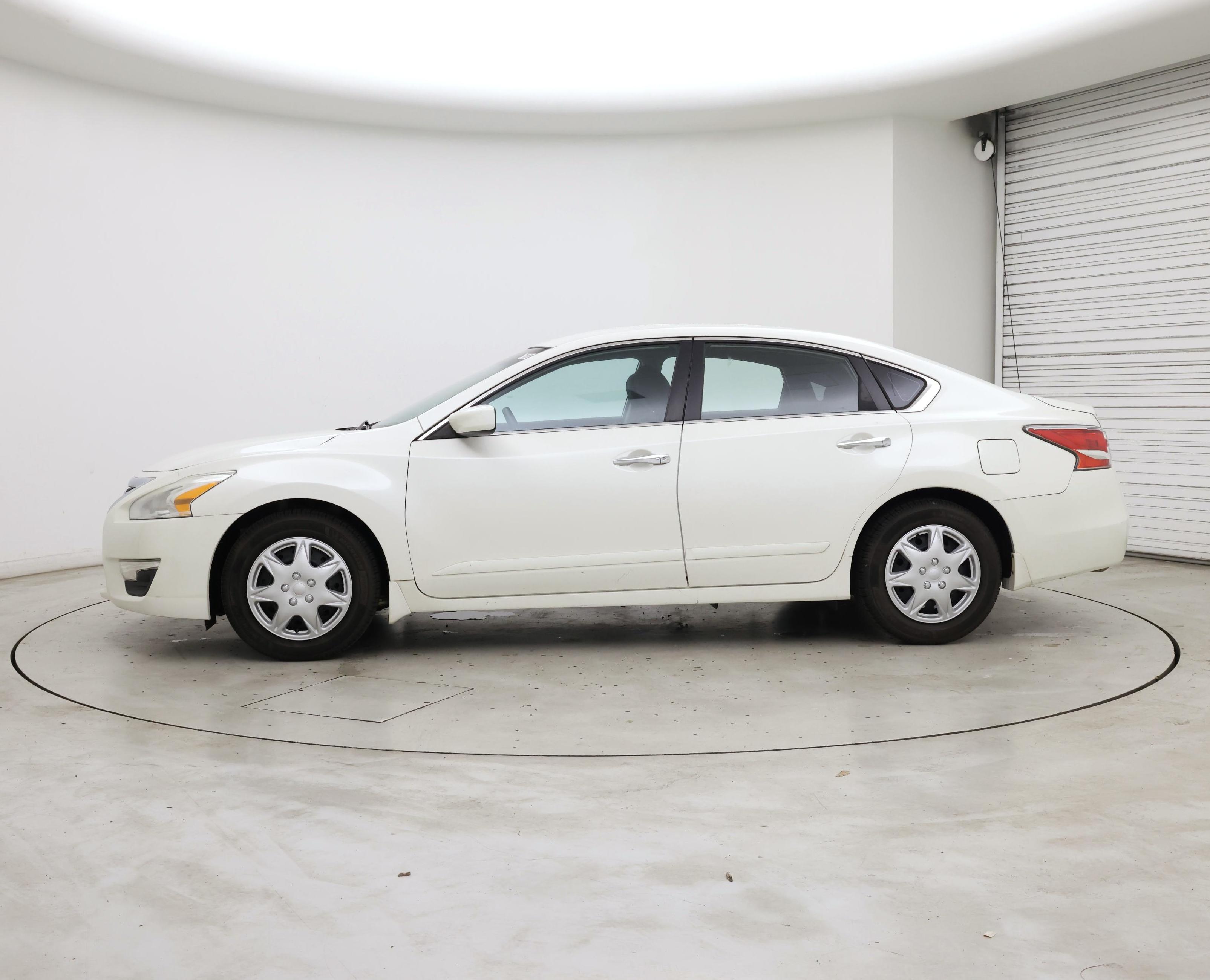 Thumbnail: 2015 Nissan Altima - 3