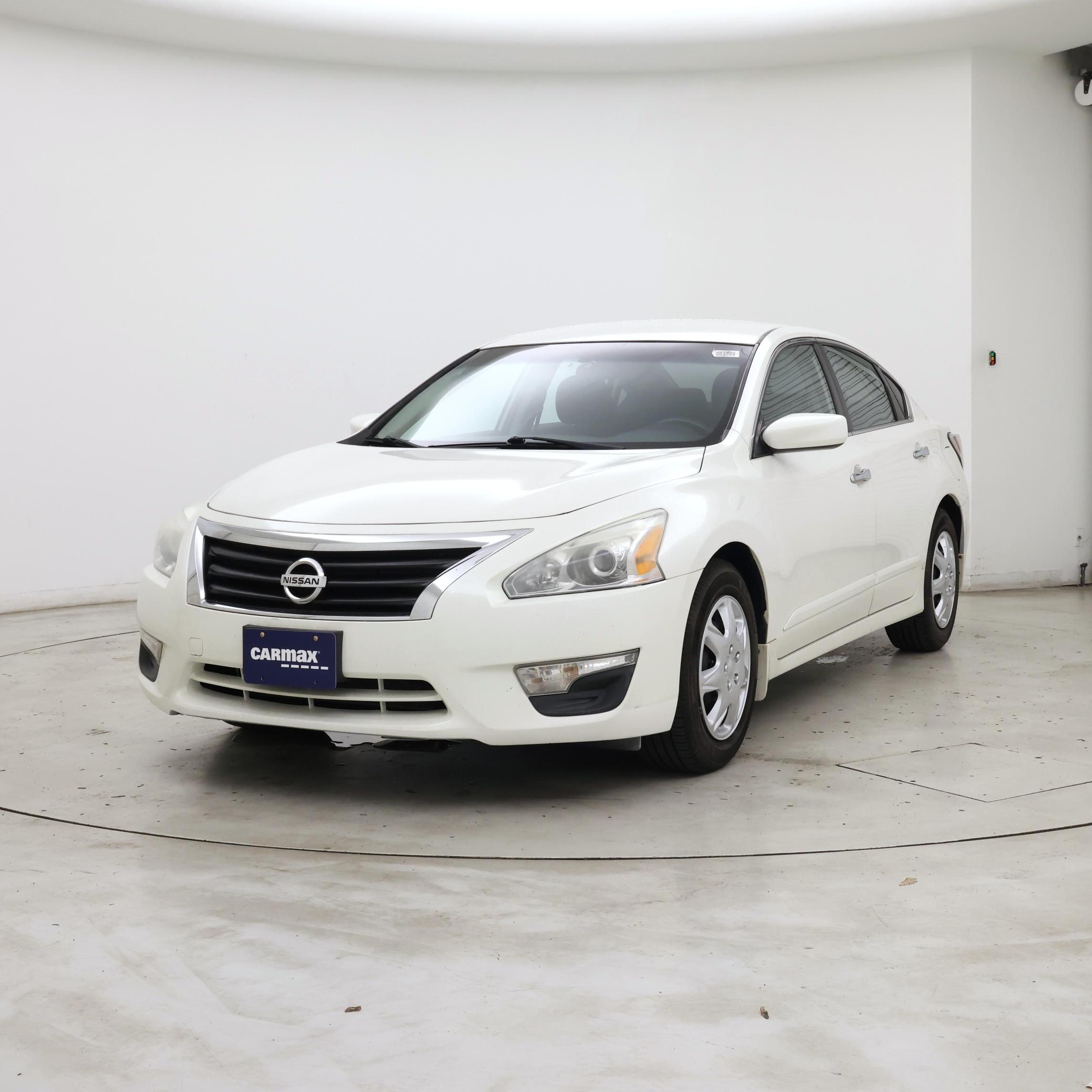 Thumbnail: 2015 Nissan Altima - 4