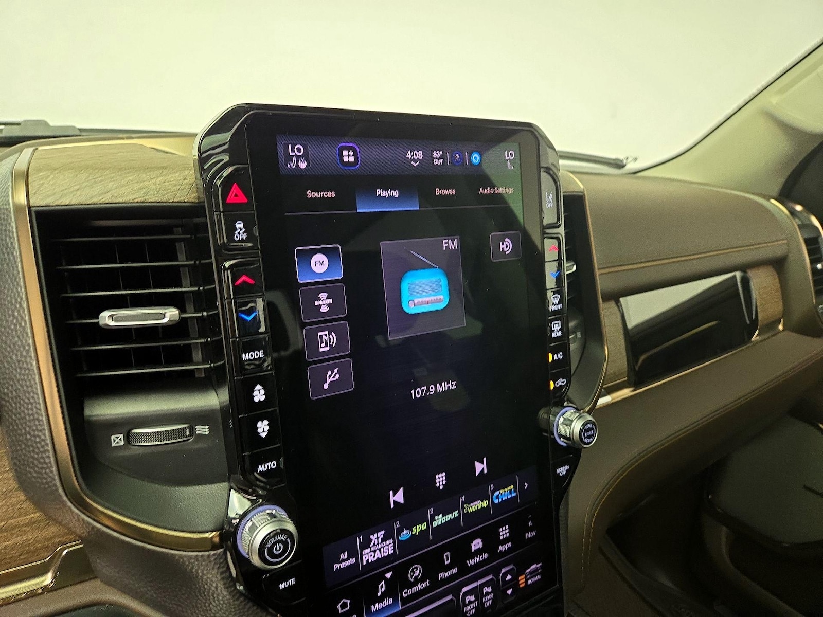 2025 RAM Ram 1500 Pickup Limited Longhorn - Photo 17