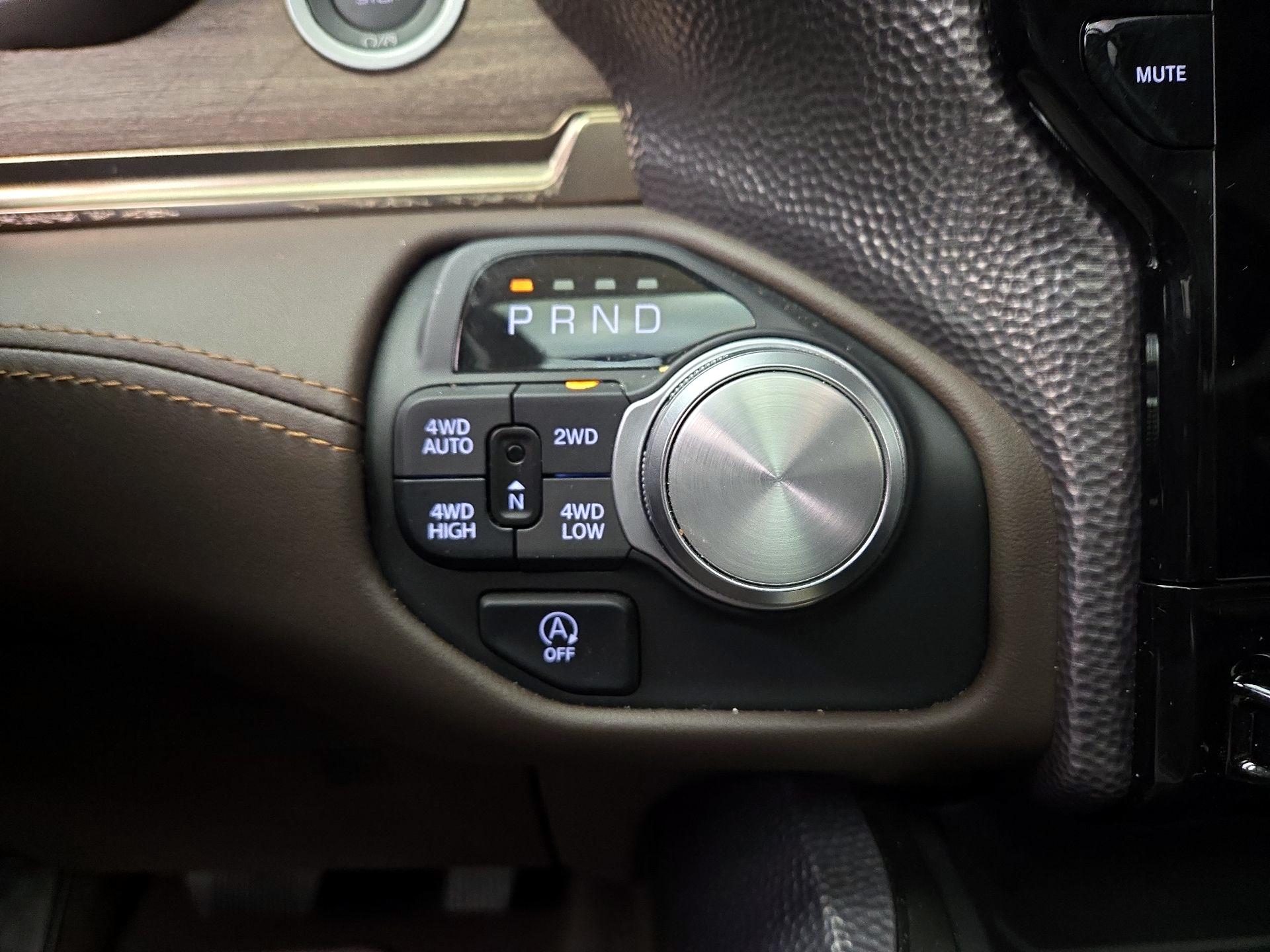 Thumbnail: 2025 RAM 1500 - 18