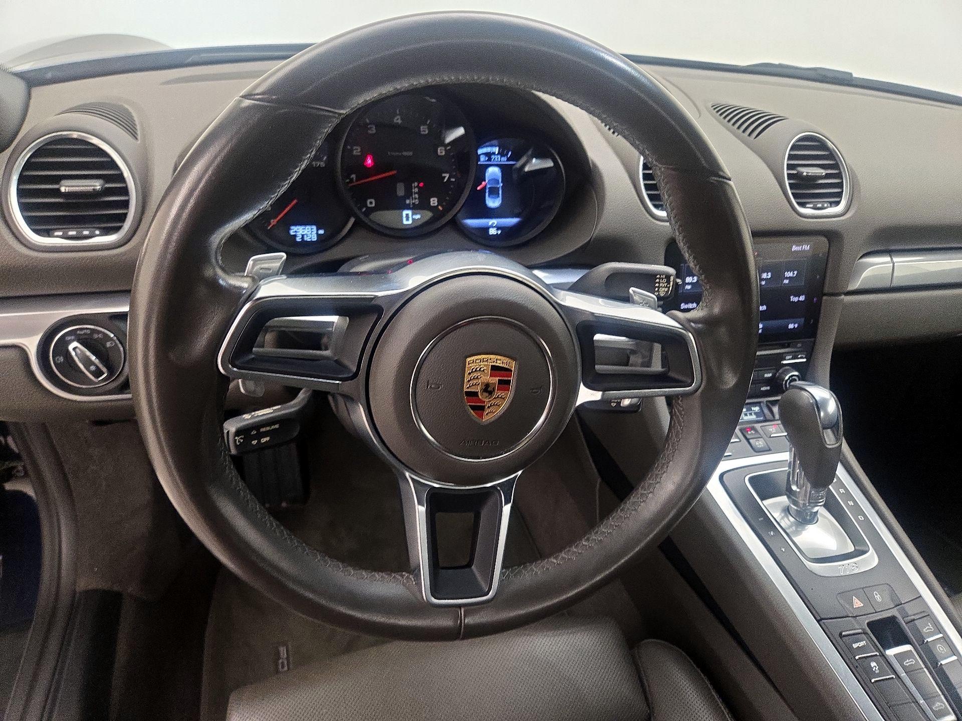 Thumbnail: 2018 Porsche 718 Boxster - 10