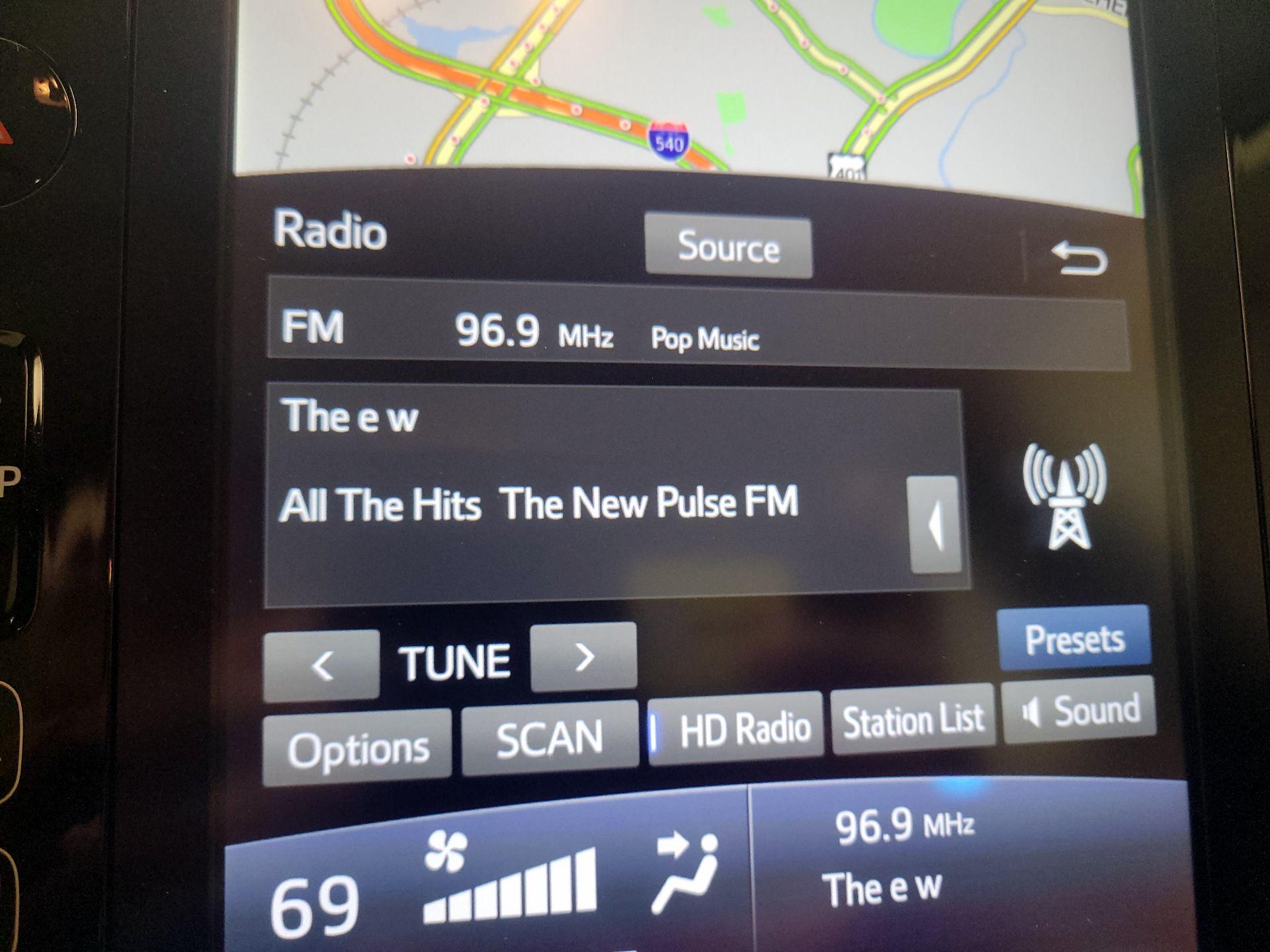Thumbnail: 2021 Toyota Prius Prime - 14