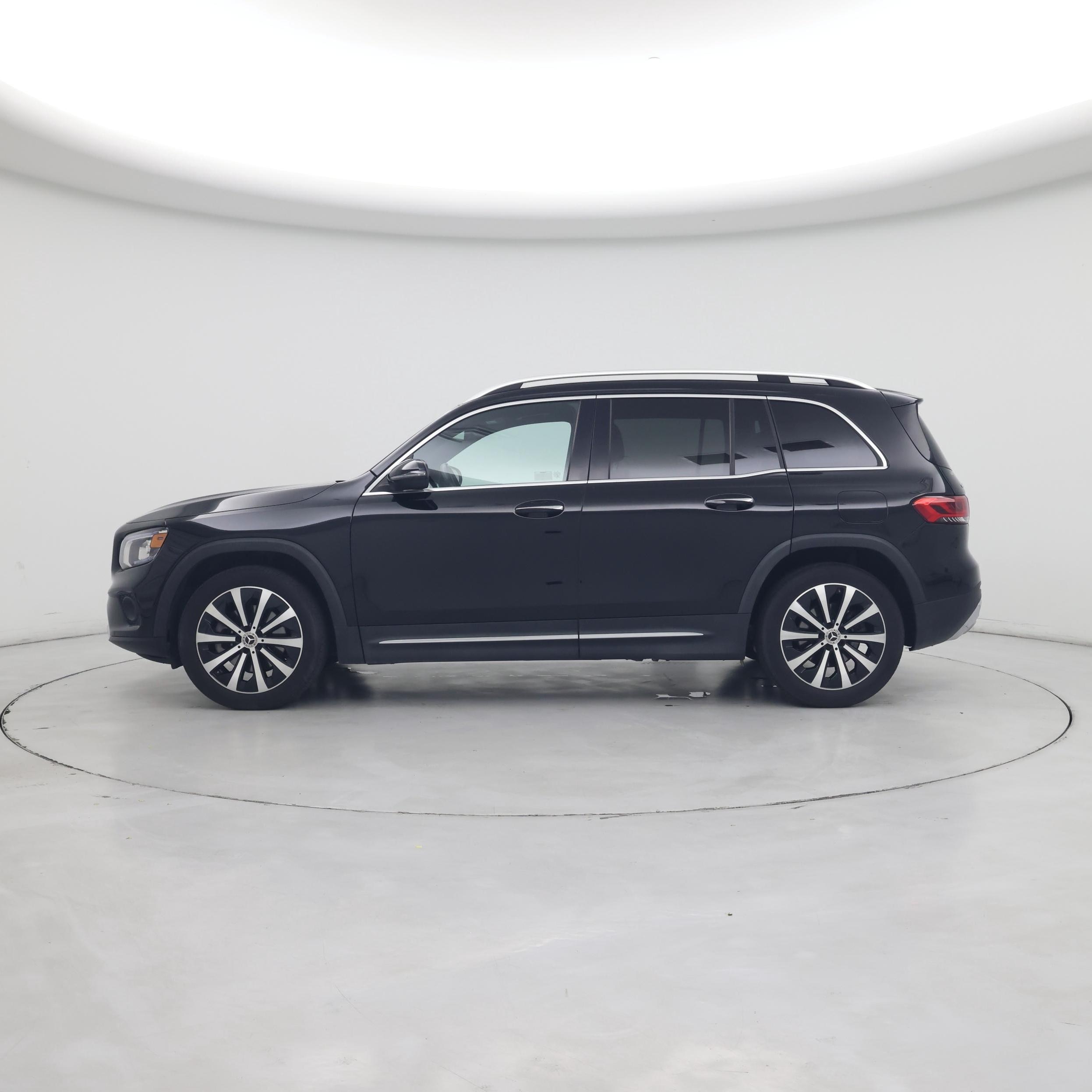 Thumbnail: 2022 Mercedes-Benz GLB - 3