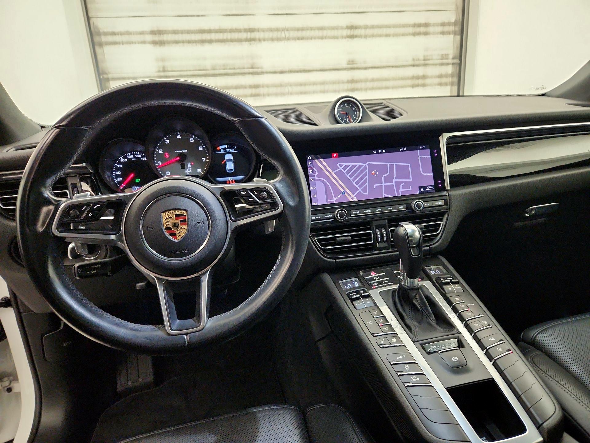 Thumbnail: 2021 Porsche Macan - 9