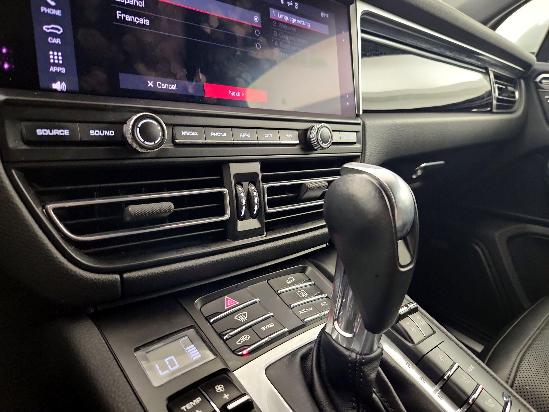 Thumbnail: 2021 Porsche Macan - 17