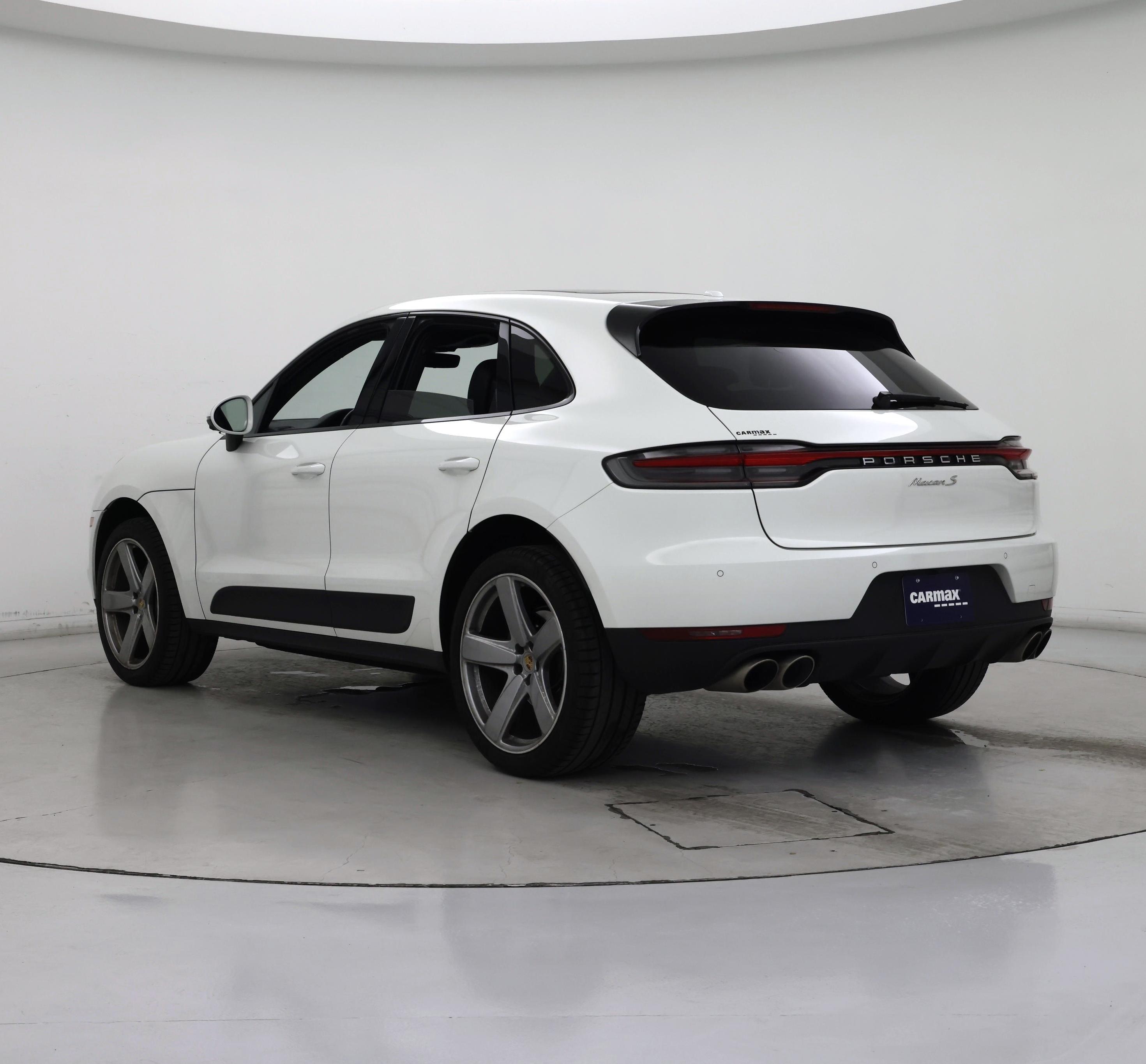 Thumbnail: 2021 Porsche Macan - 2