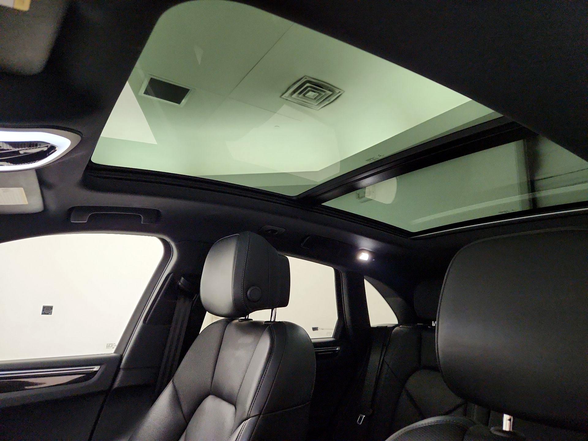 Thumbnail: 2021 Porsche Macan - 19