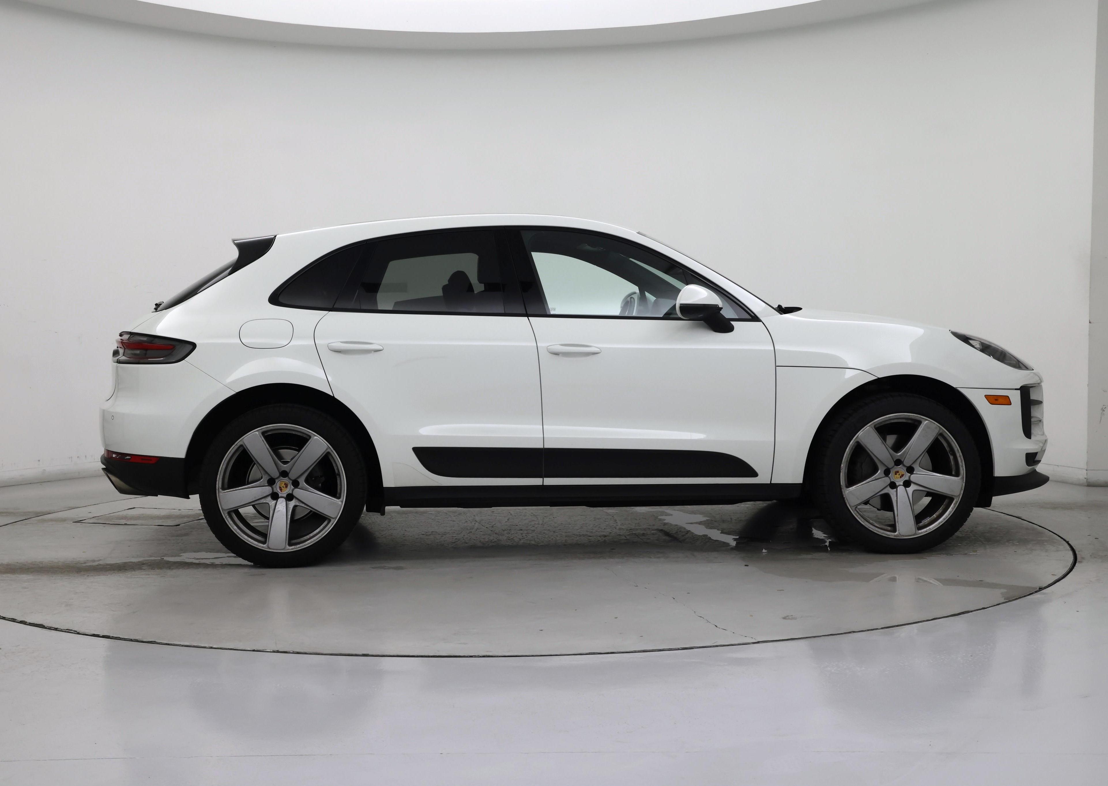 Thumbnail: 2021 Porsche Macan - 7