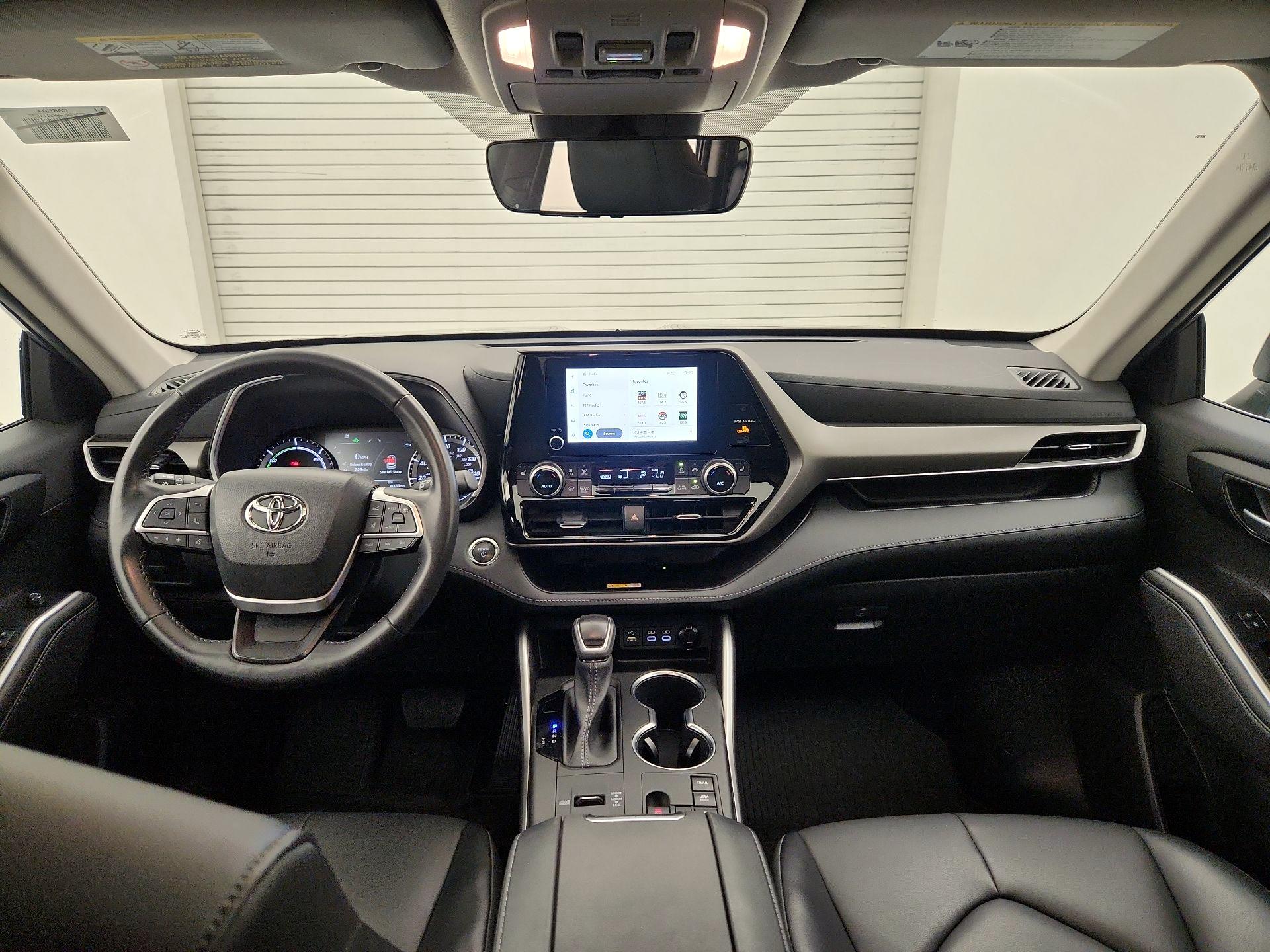 Thumbnail: 2023 Toyota Highlander - 9