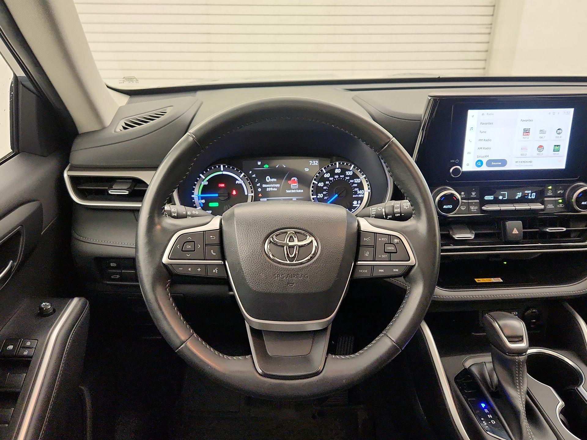Thumbnail: 2023 Toyota Highlander - 10