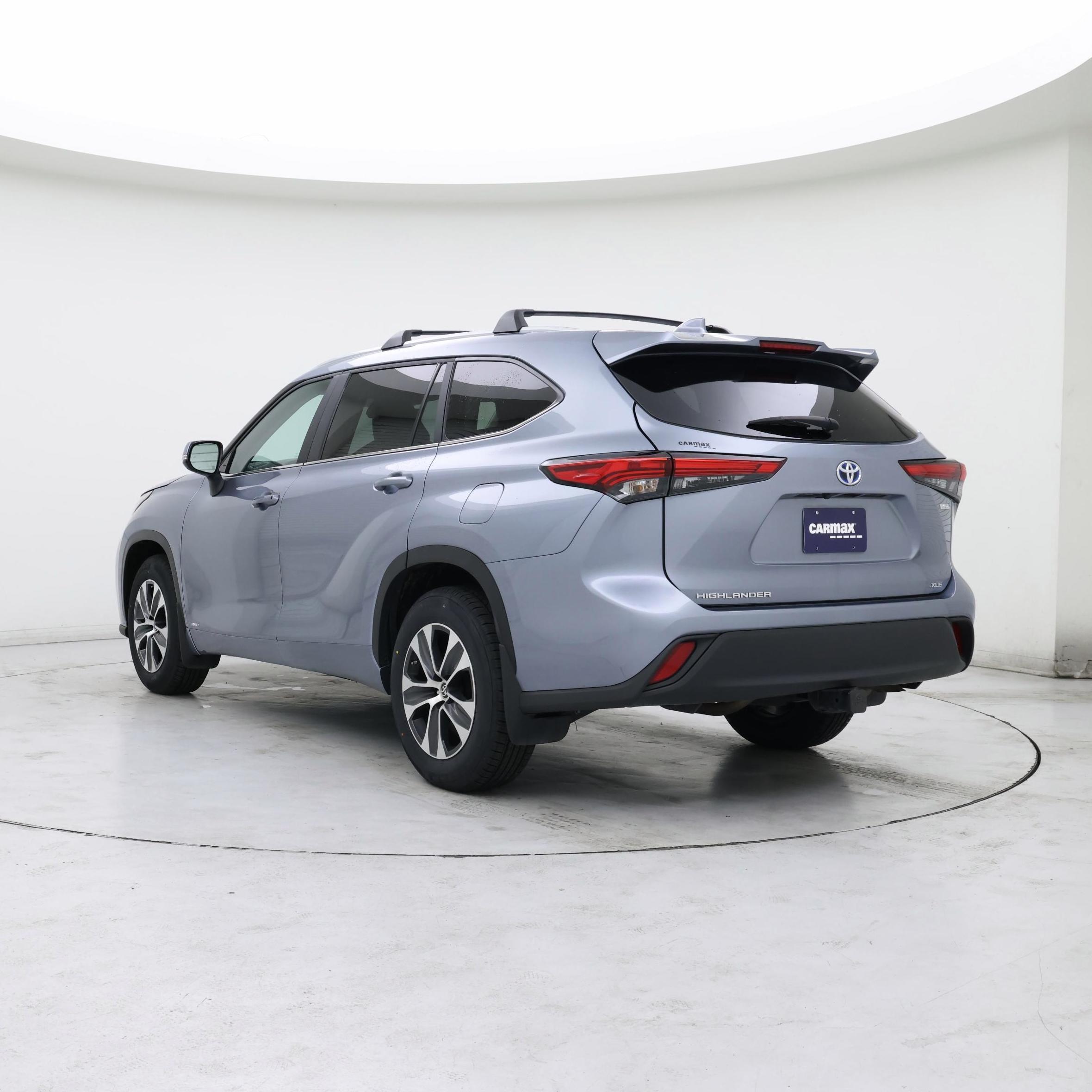 Thumbnail: 2023 Toyota Highlander - 2