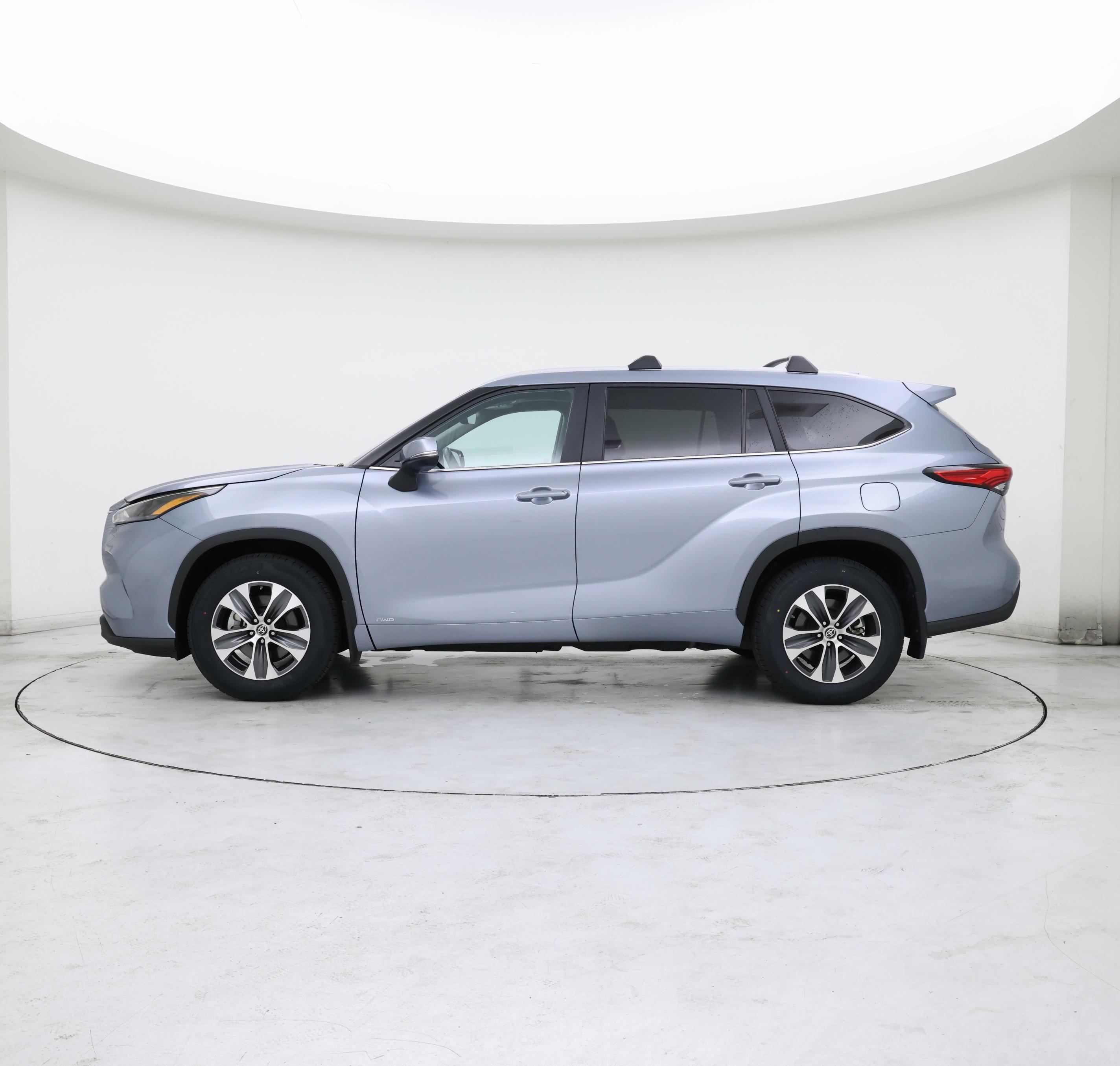 Thumbnail: 2023 Toyota Highlander - 3