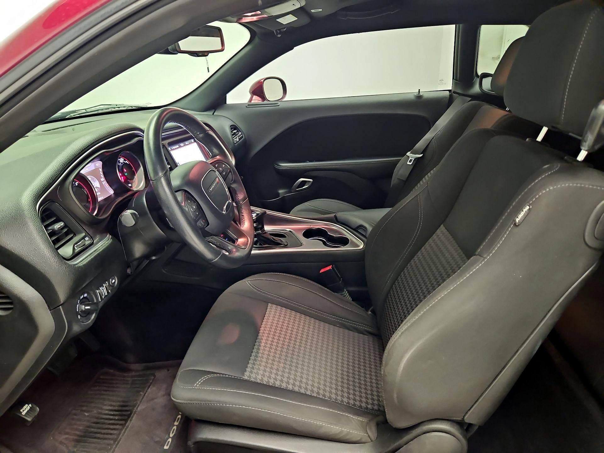Thumbnail: 2017 Dodge Challenger - 11