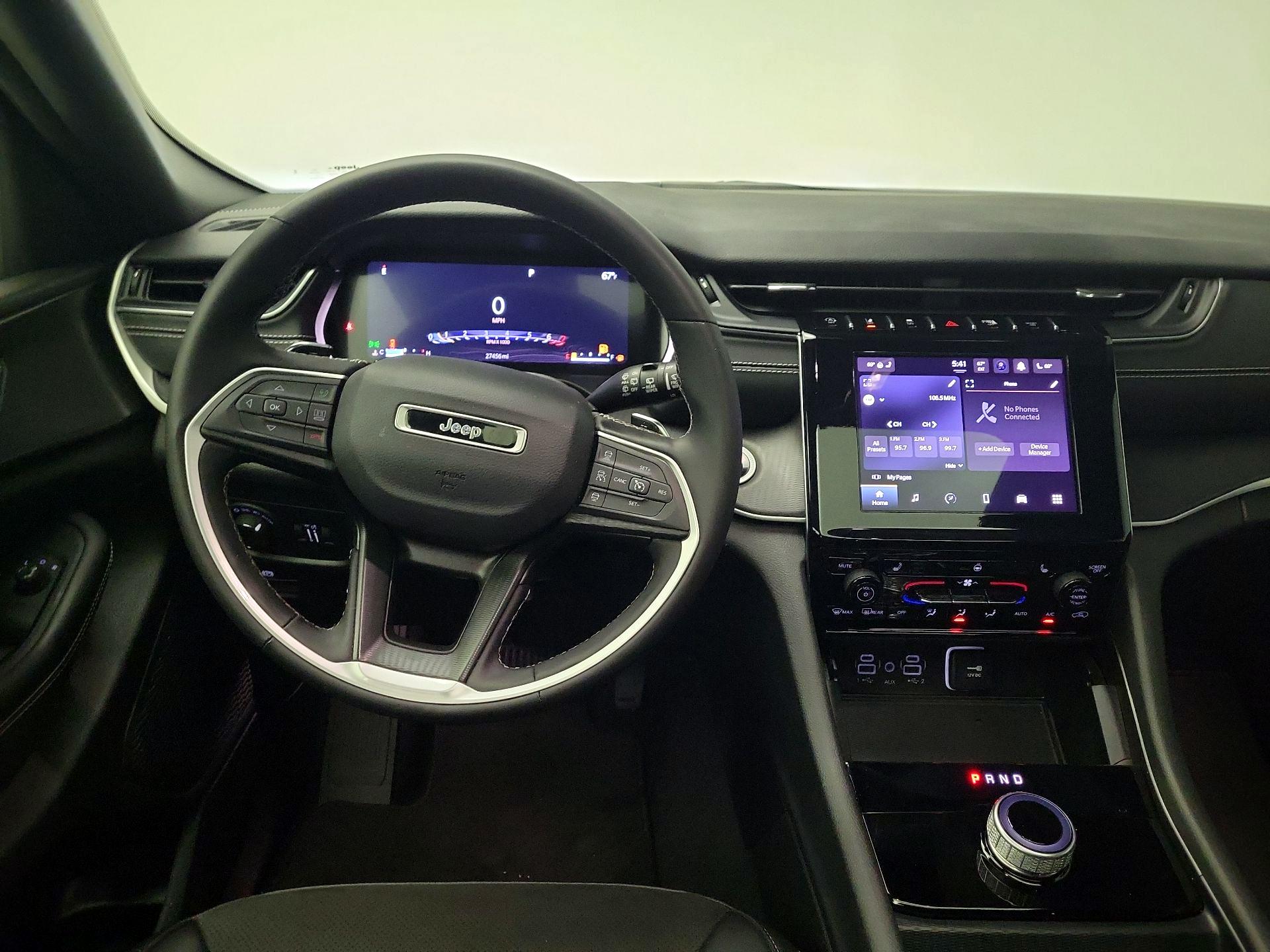 Thumbnail: 2023 Jeep Grand Cherokee - 10