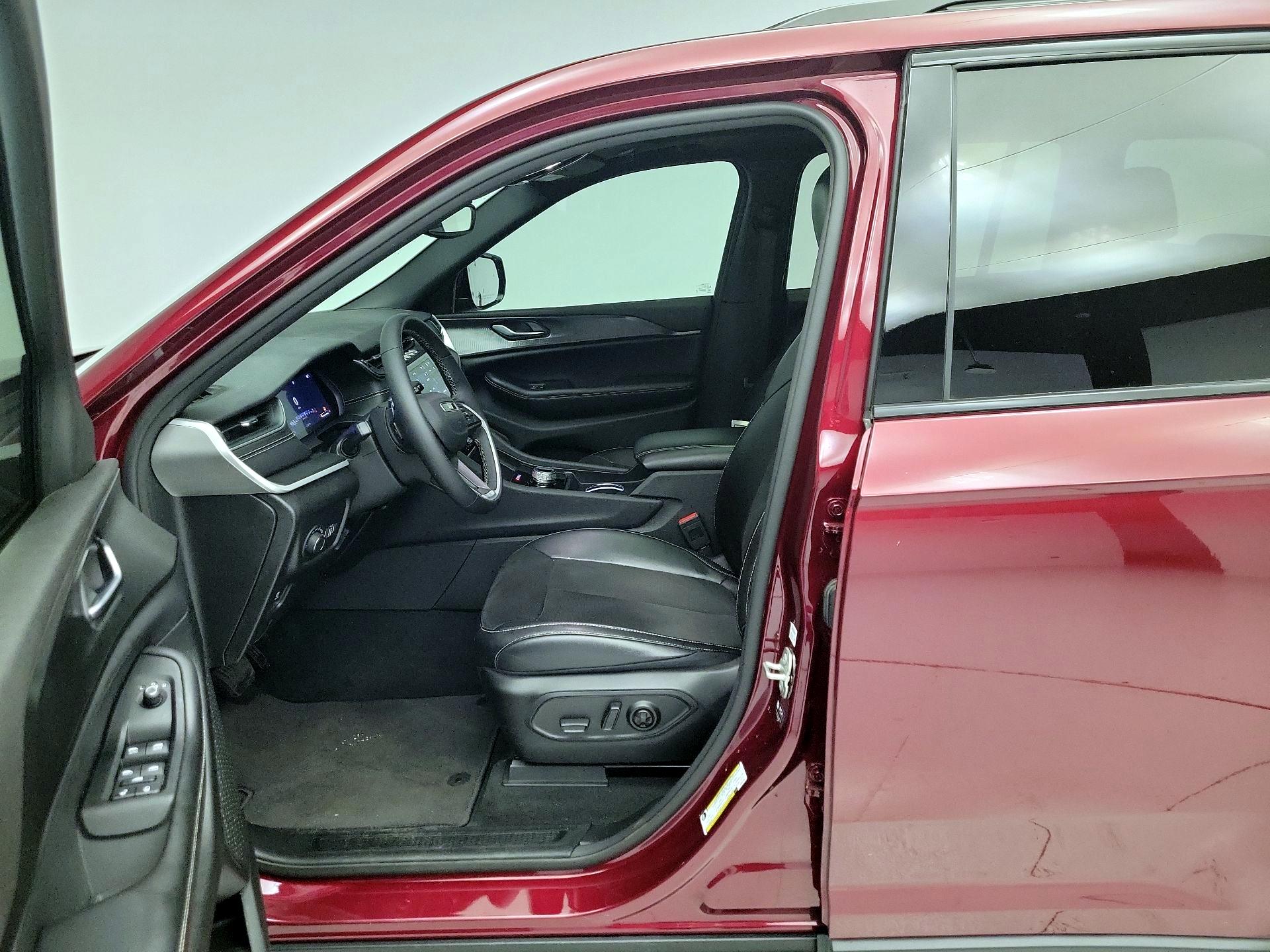 Thumbnail: 2023 Jeep Grand Cherokee - 11