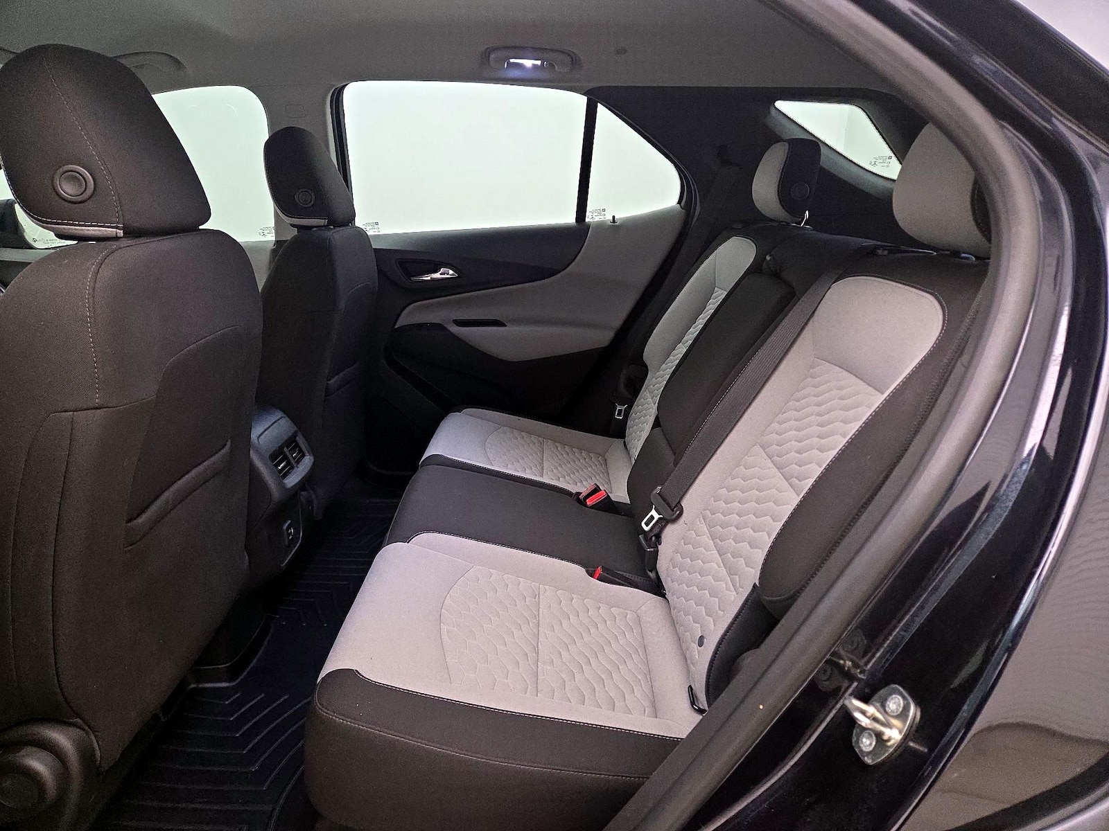 2020 Chevrolet Equinox LS - Photo 20