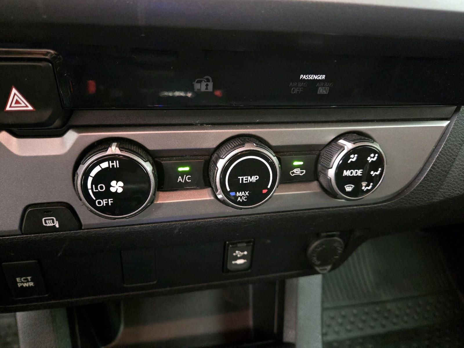 2016 Toyota Tacoma SR5 - Photo 16