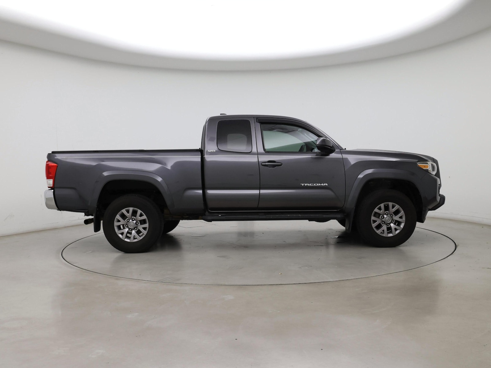 2016 Toyota Tacoma SR5 - Photo 8