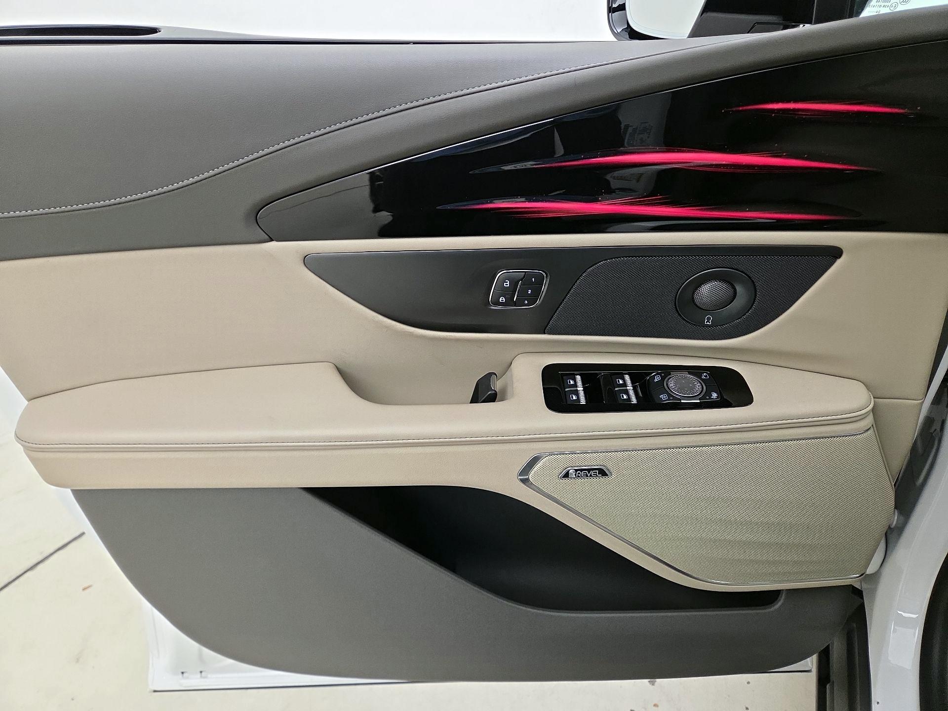 Thumbnail: 2025 Lincoln Nautilus - 12