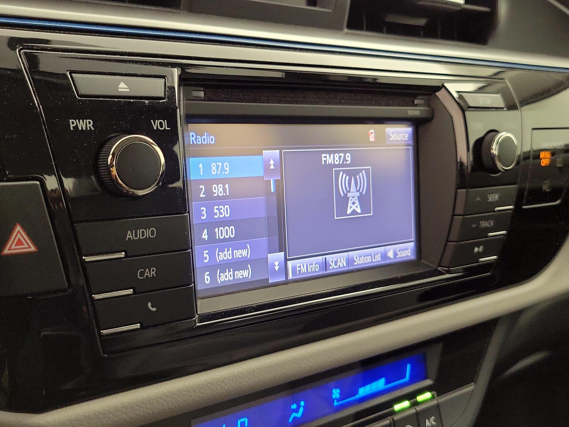Thumbnail: 2014 Toyota Corolla - 15
