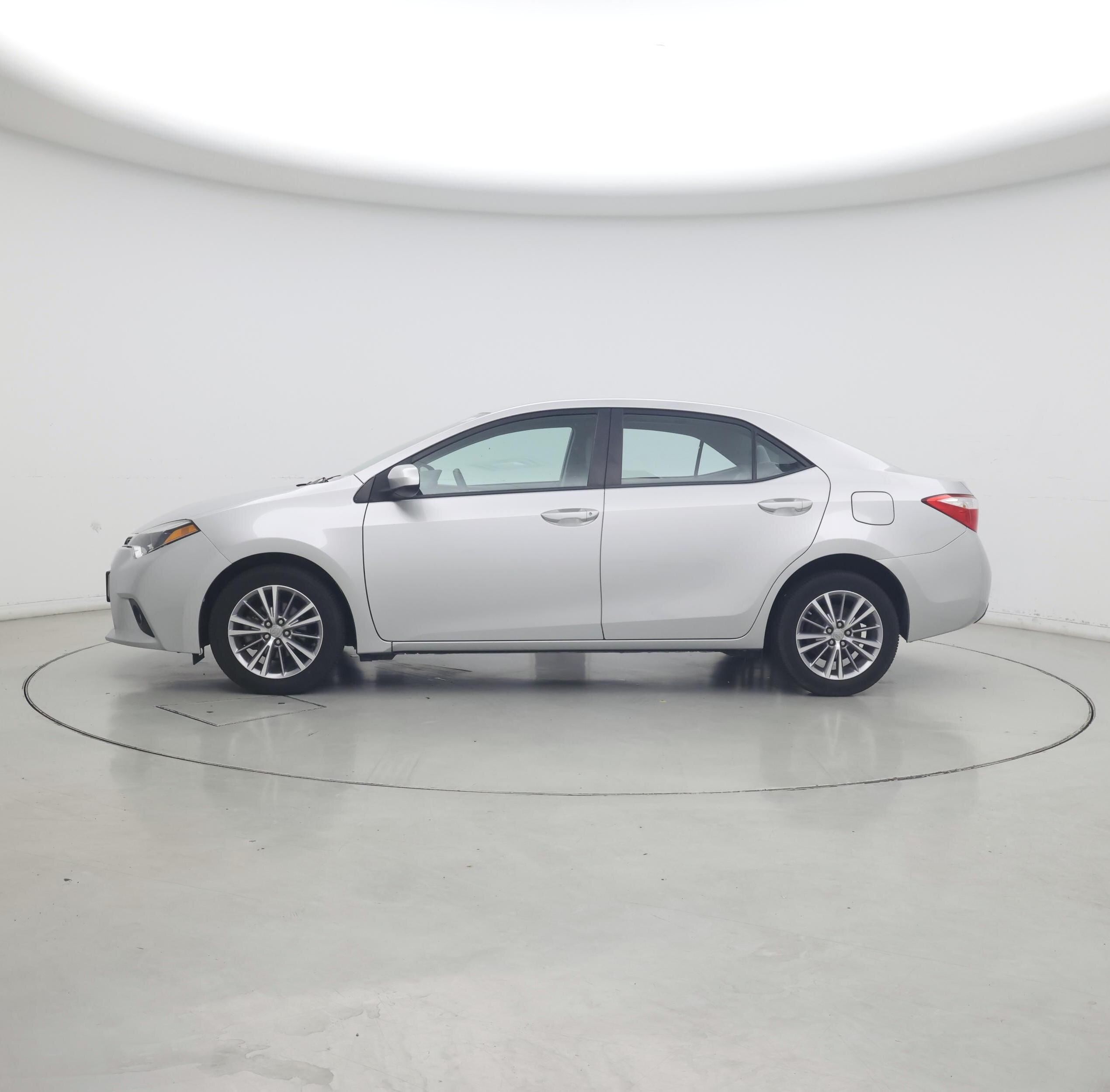 Thumbnail: 2014 Toyota Corolla - 3