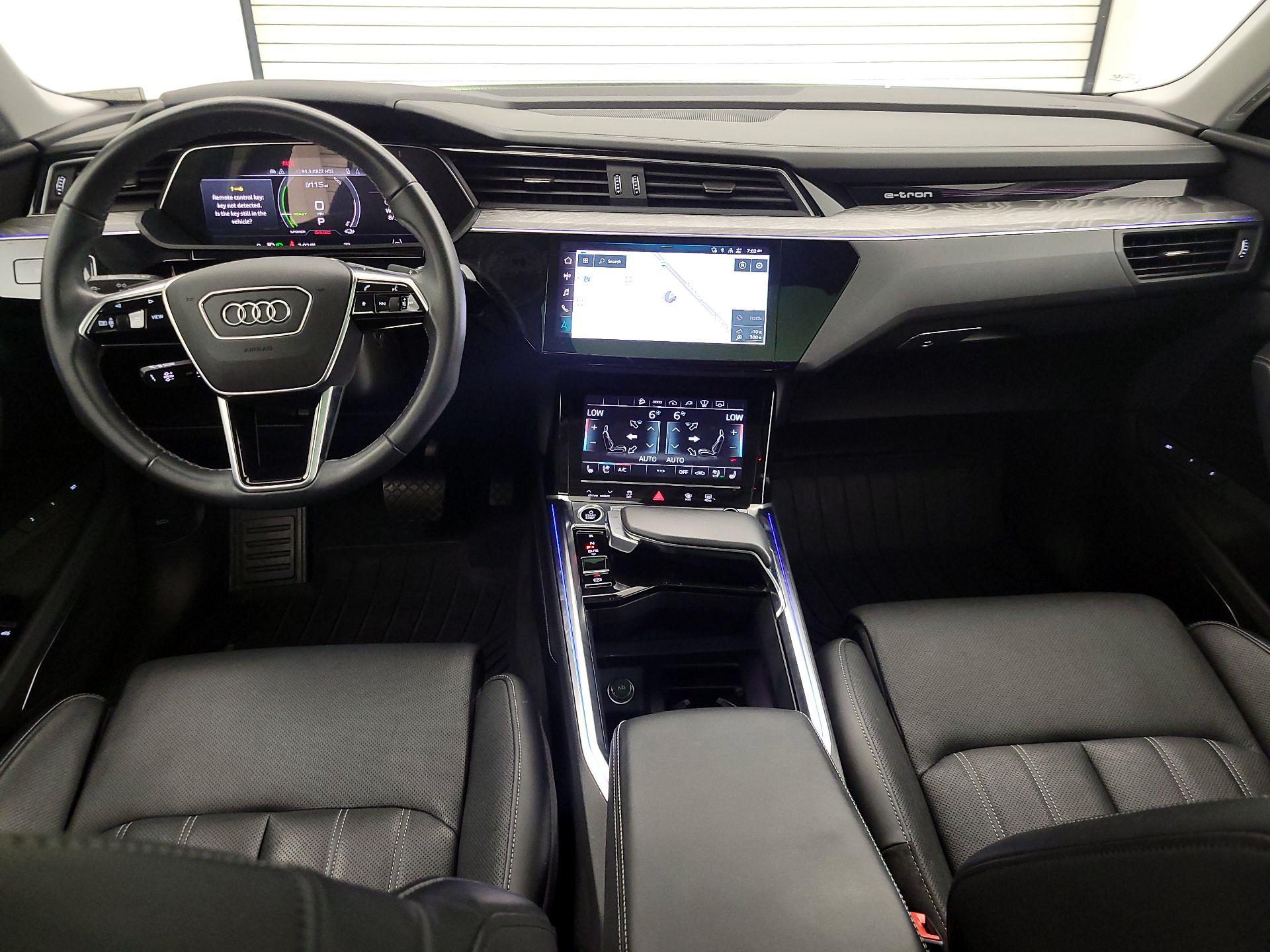 Thumbnail: 2022 Audi e-tron S - 9