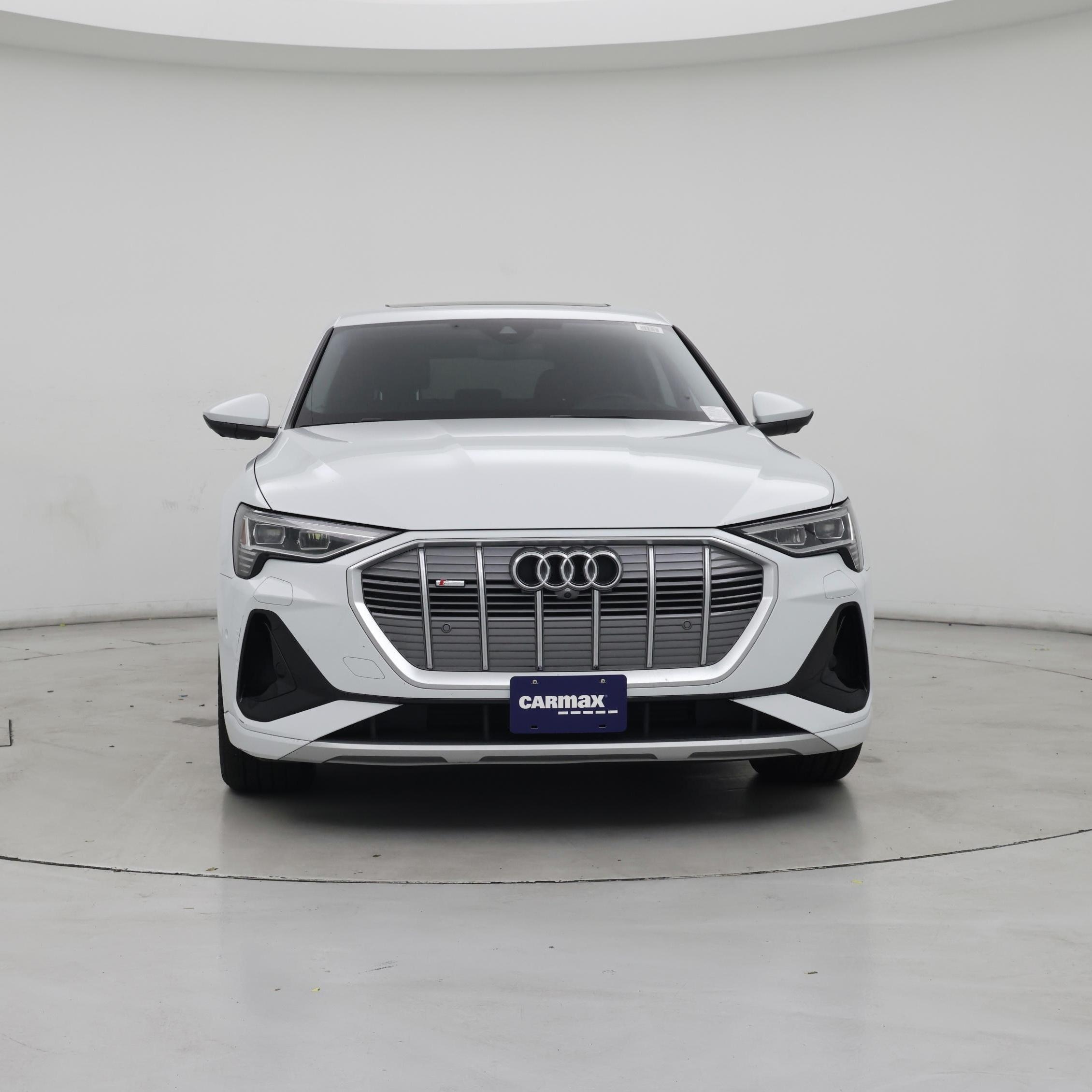 Thumbnail: 2022 Audi e-tron S - 5