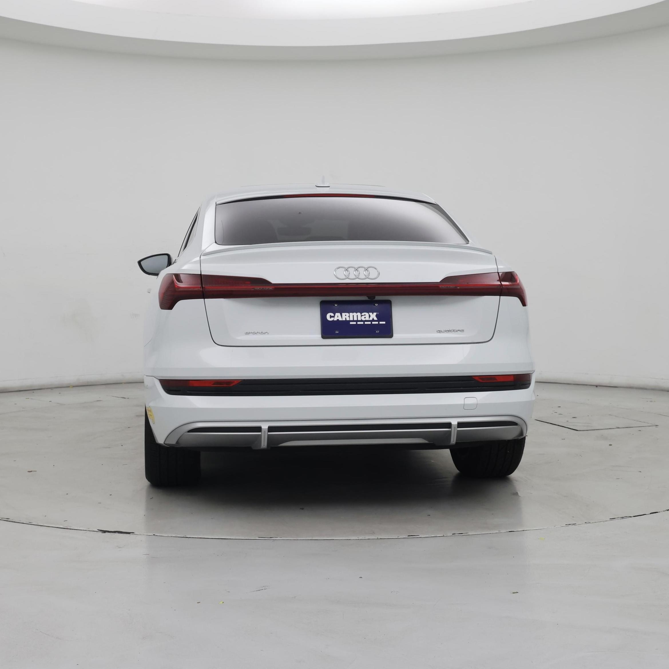 Thumbnail: 2022 Audi e-tron S - 6