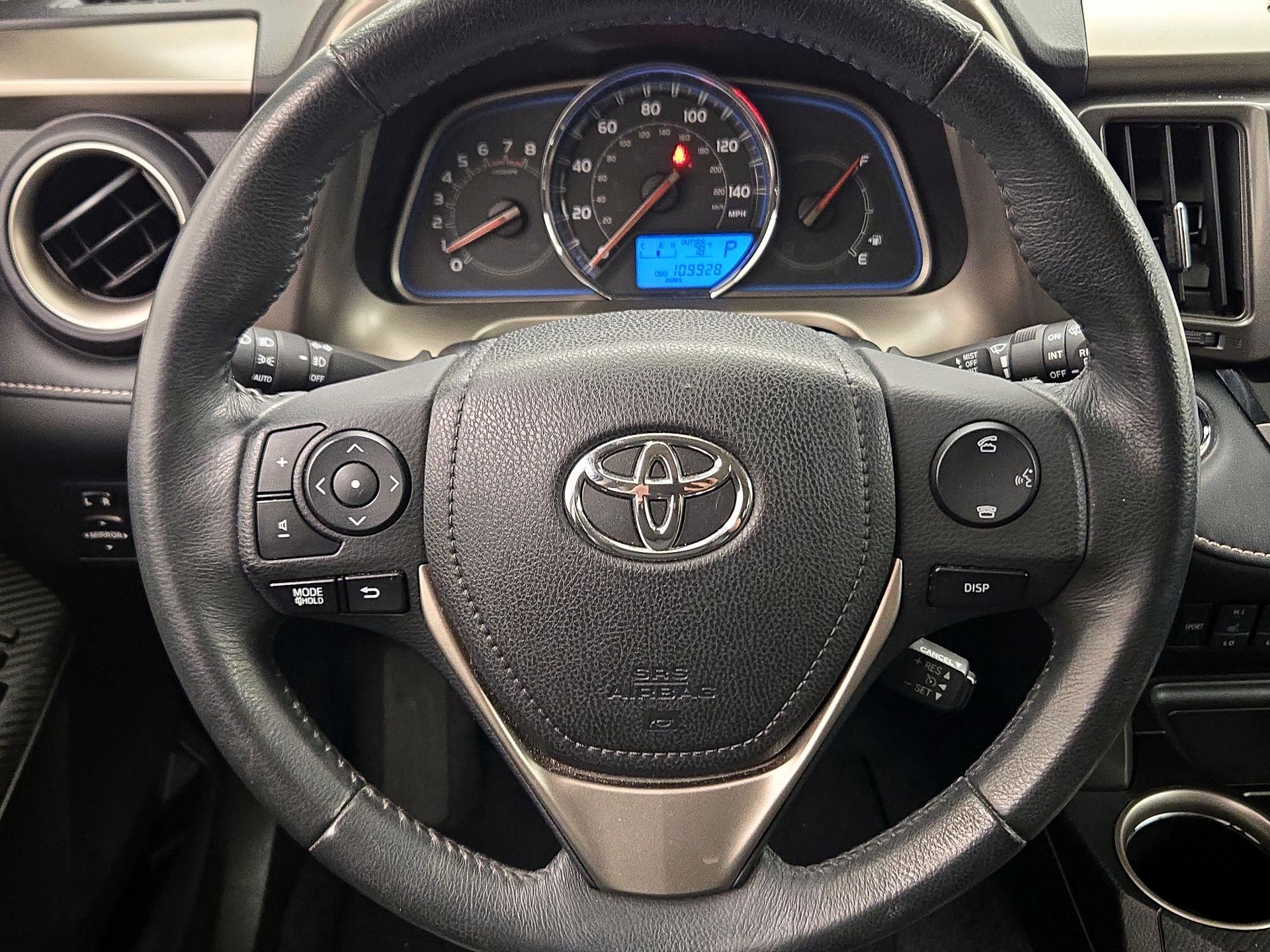 Thumbnail: 2015 Toyota RAV4 - 10